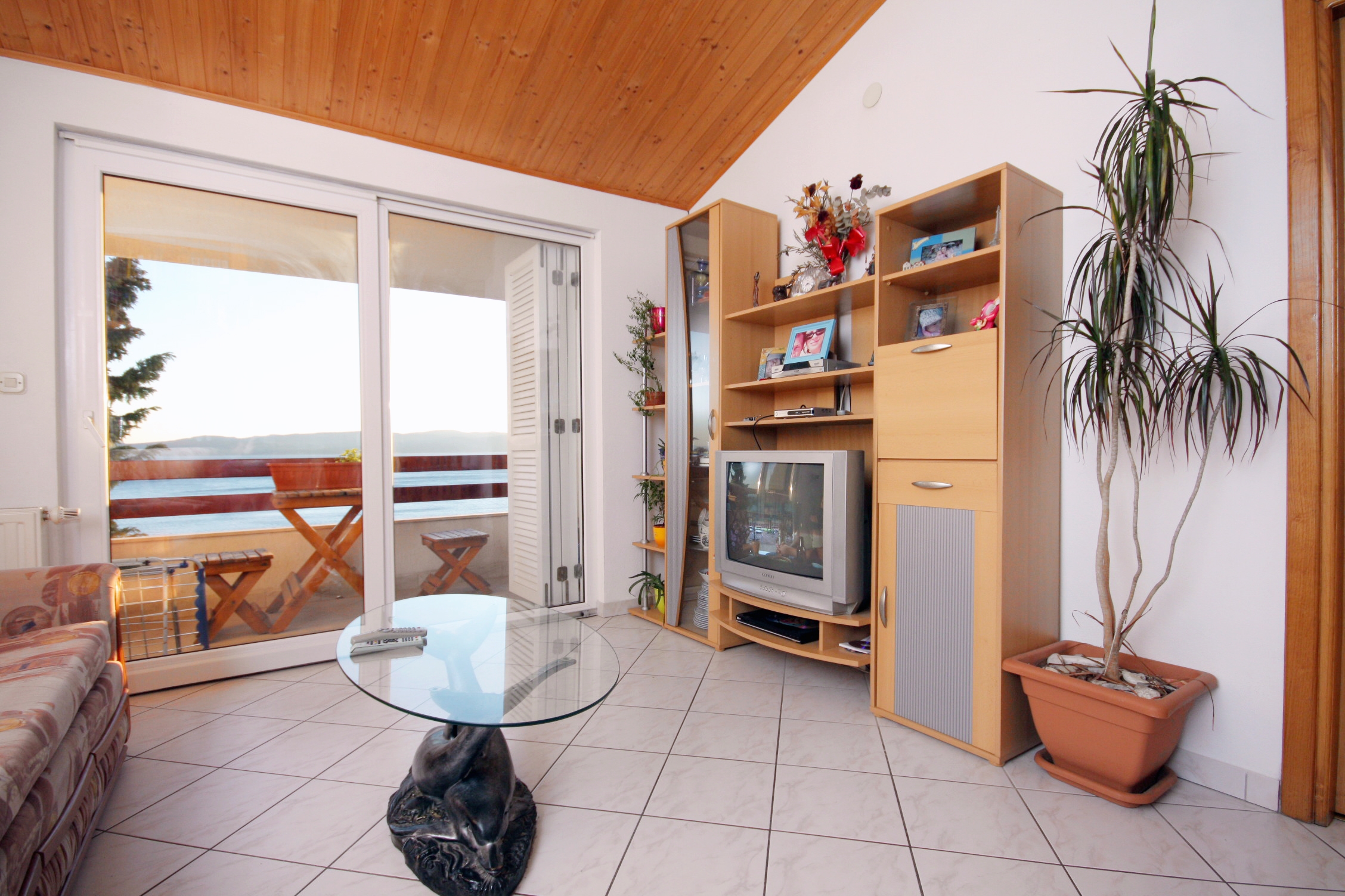 Two bedroom apartment with balcony and sea view Pisak, Omiš (A-5975-e)