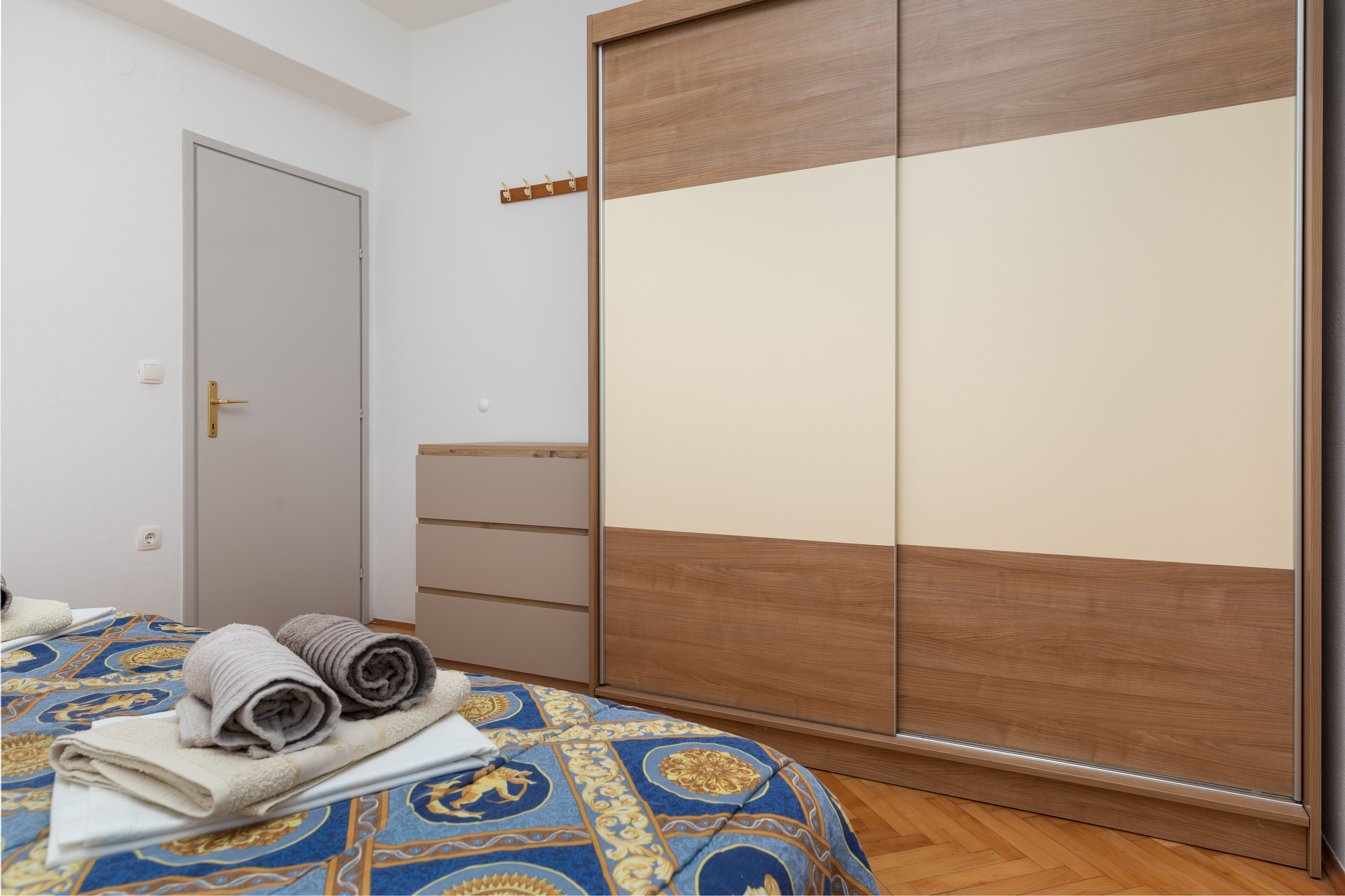 Two bedroom apartment with terrace and sea view Pisak, Omiš  A-f