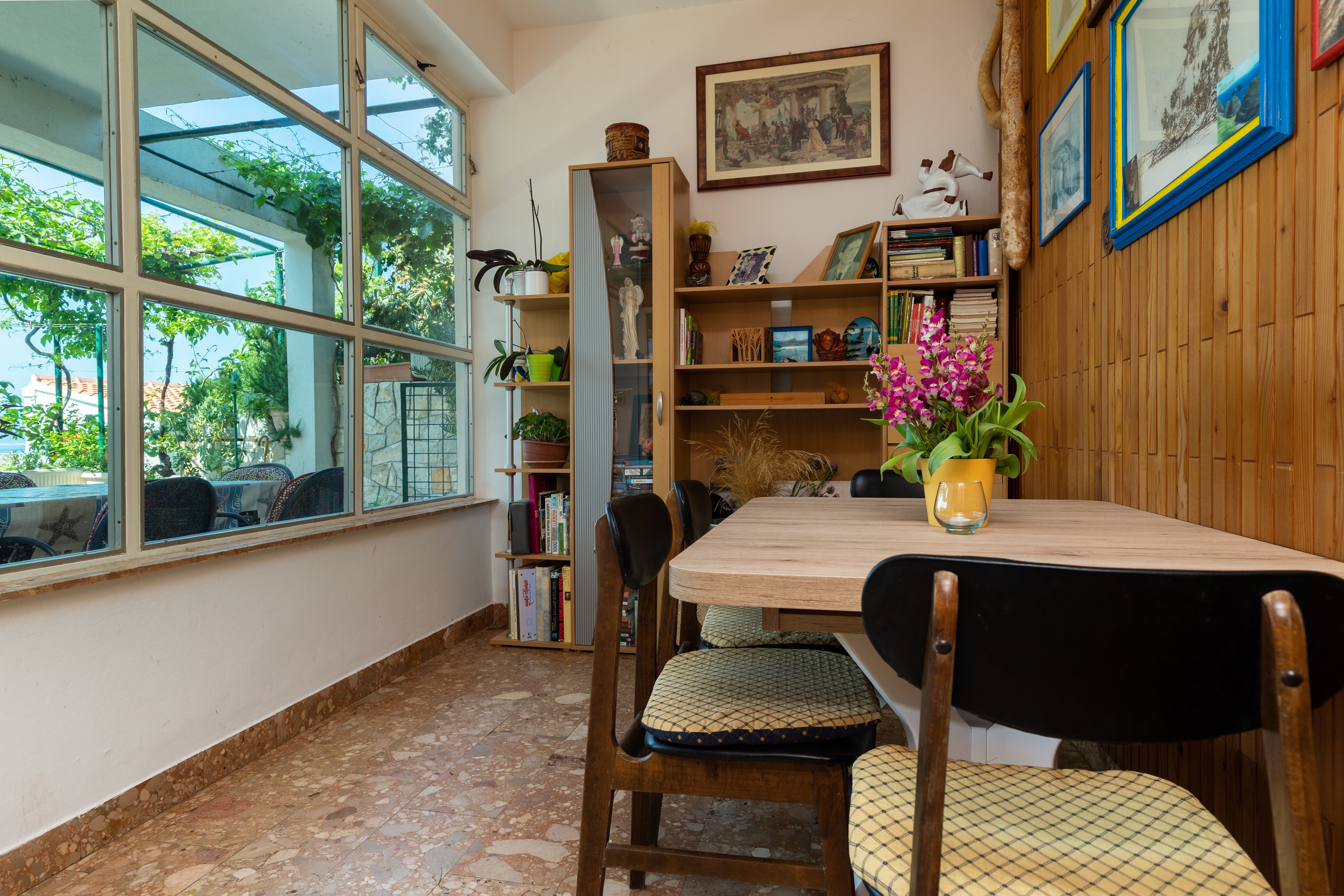 Two bedroom apartment with terrace and sea view Pisak, Omiš (A-5975-f)