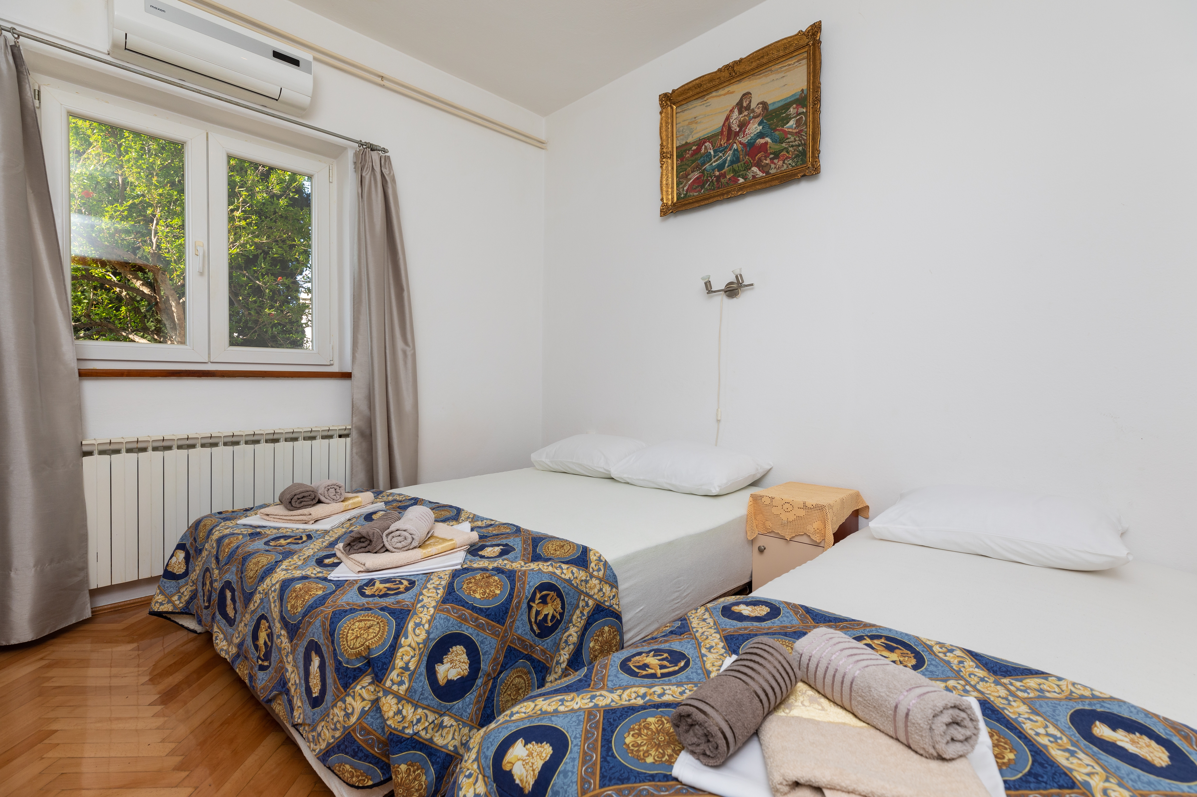 Two bedroom apartment with terrace and sea view Pisak, Omiš (A-5975-f) Two bedroom apartment with terrace and sea view Pisak, Omiš (A-5975-f)