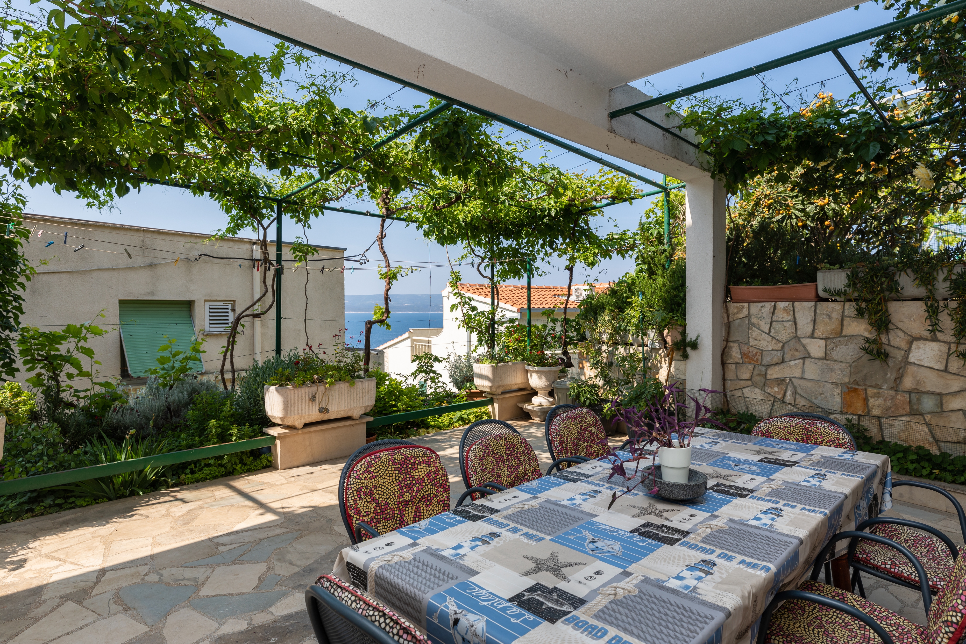 Two bedroom apartment with terrace and sea view Pisak, Omiš  A-f