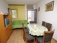 Dining room Vinišće, Dining room in the apartment.