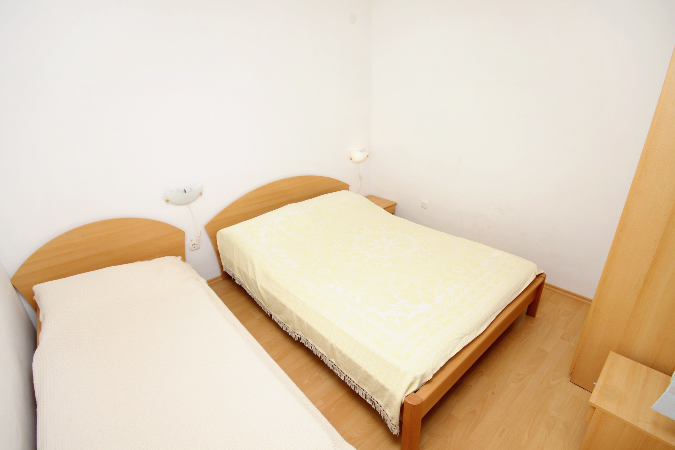 Two bedroom apartment near beach Vinišće, Trogir  A-a