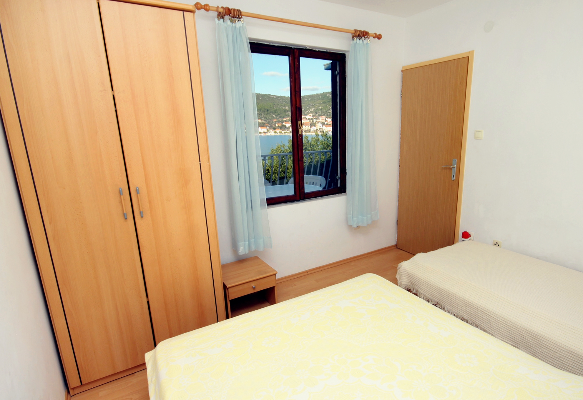 Two bedroom apartment near beach Vinišće, Trogir  A-a