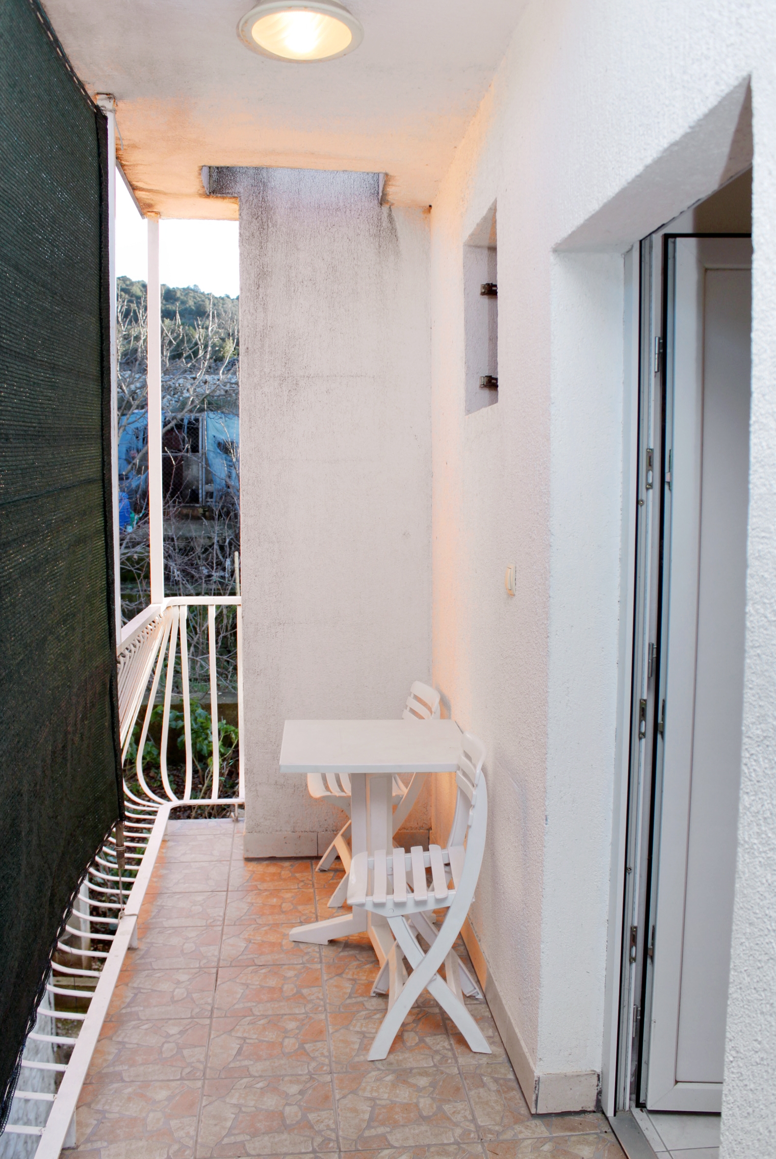 One bedroom apartment near beach Vinišće, Trogir  A-b