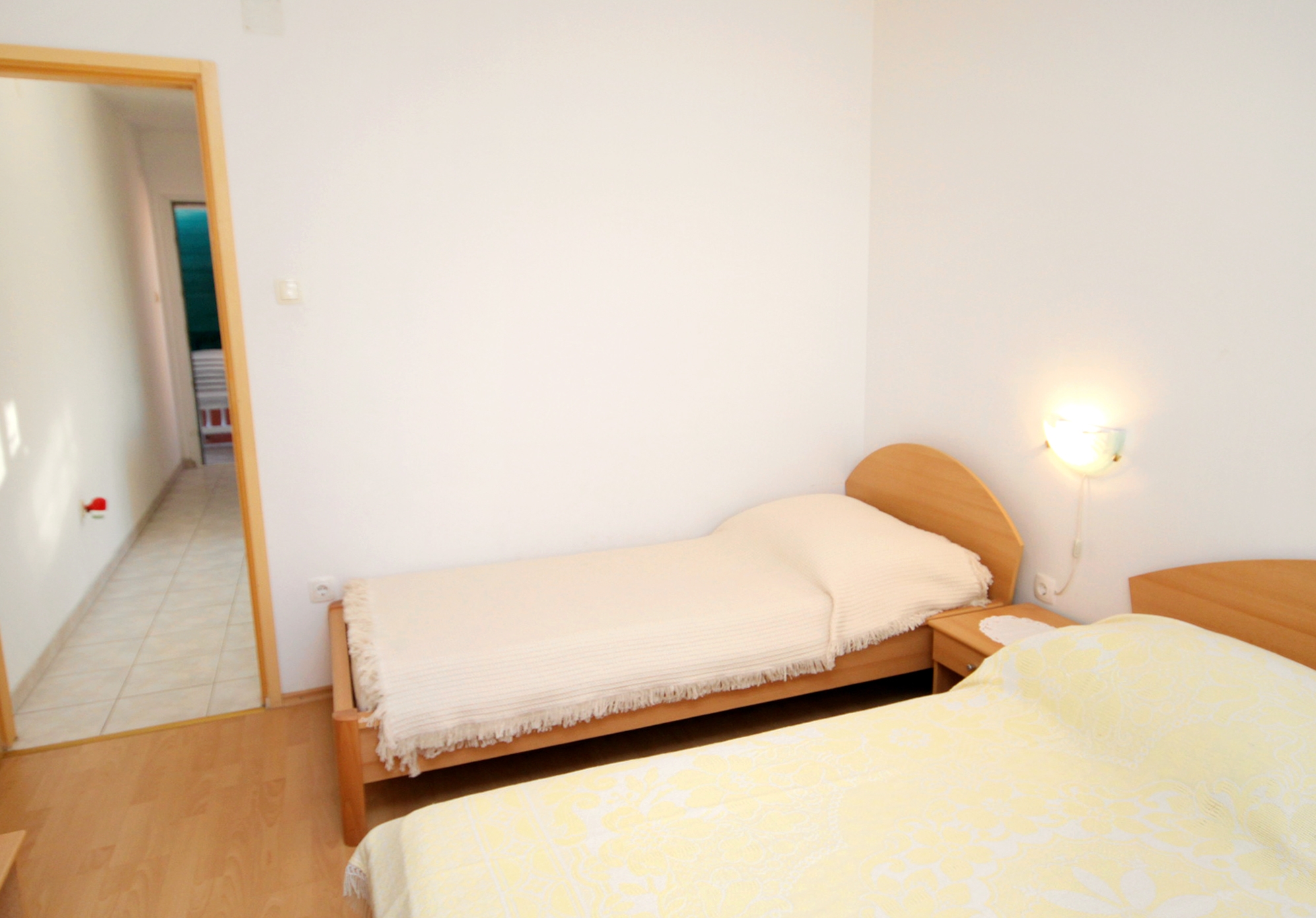 One bedroom apartment near beach Vinišće, Trogir  A-b