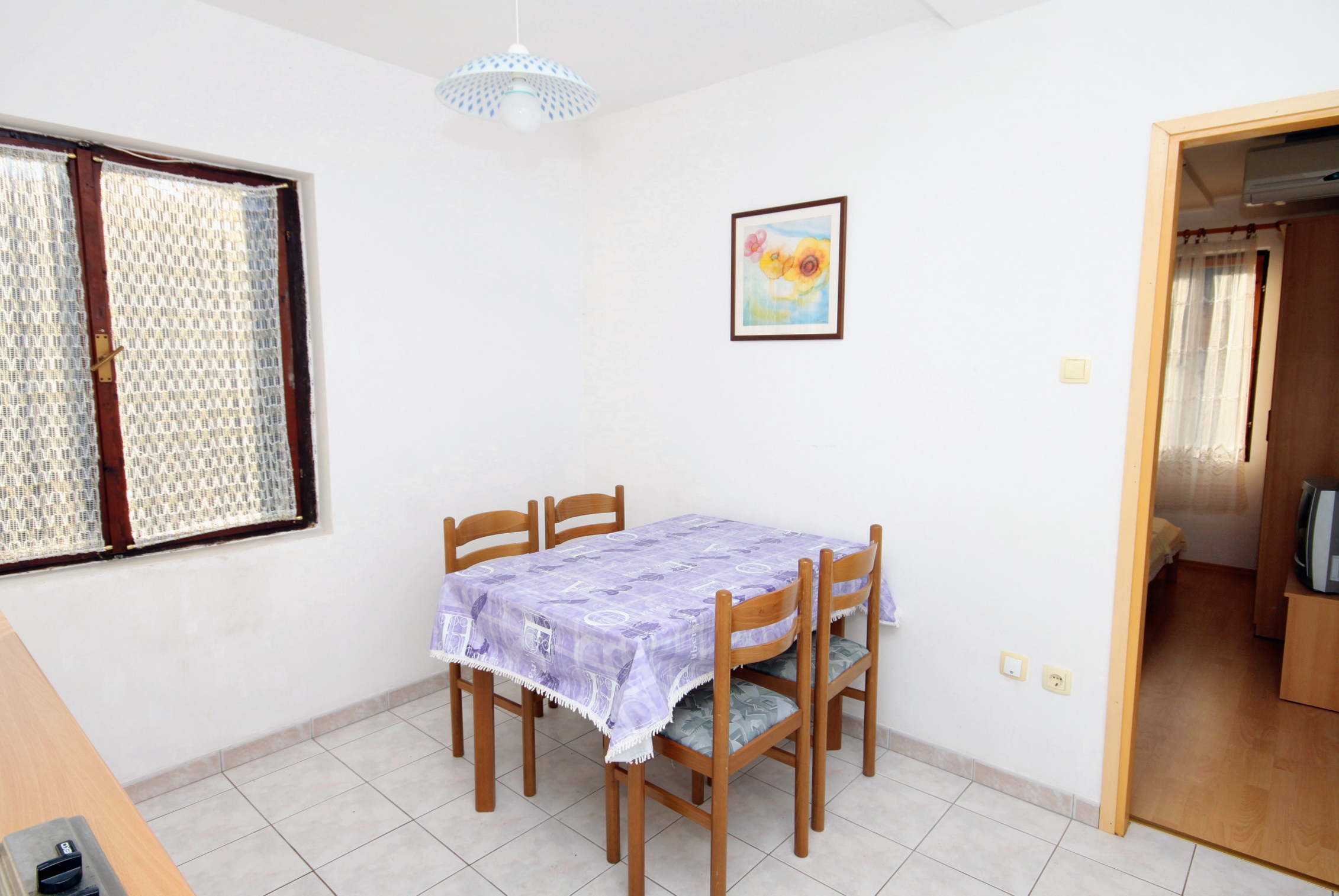 One bedroom apartment near beach Vinišće, Trogir  A-b