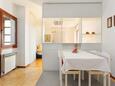 Dining room Makarska, Dining room in the apartment, air condition available and WiFi.