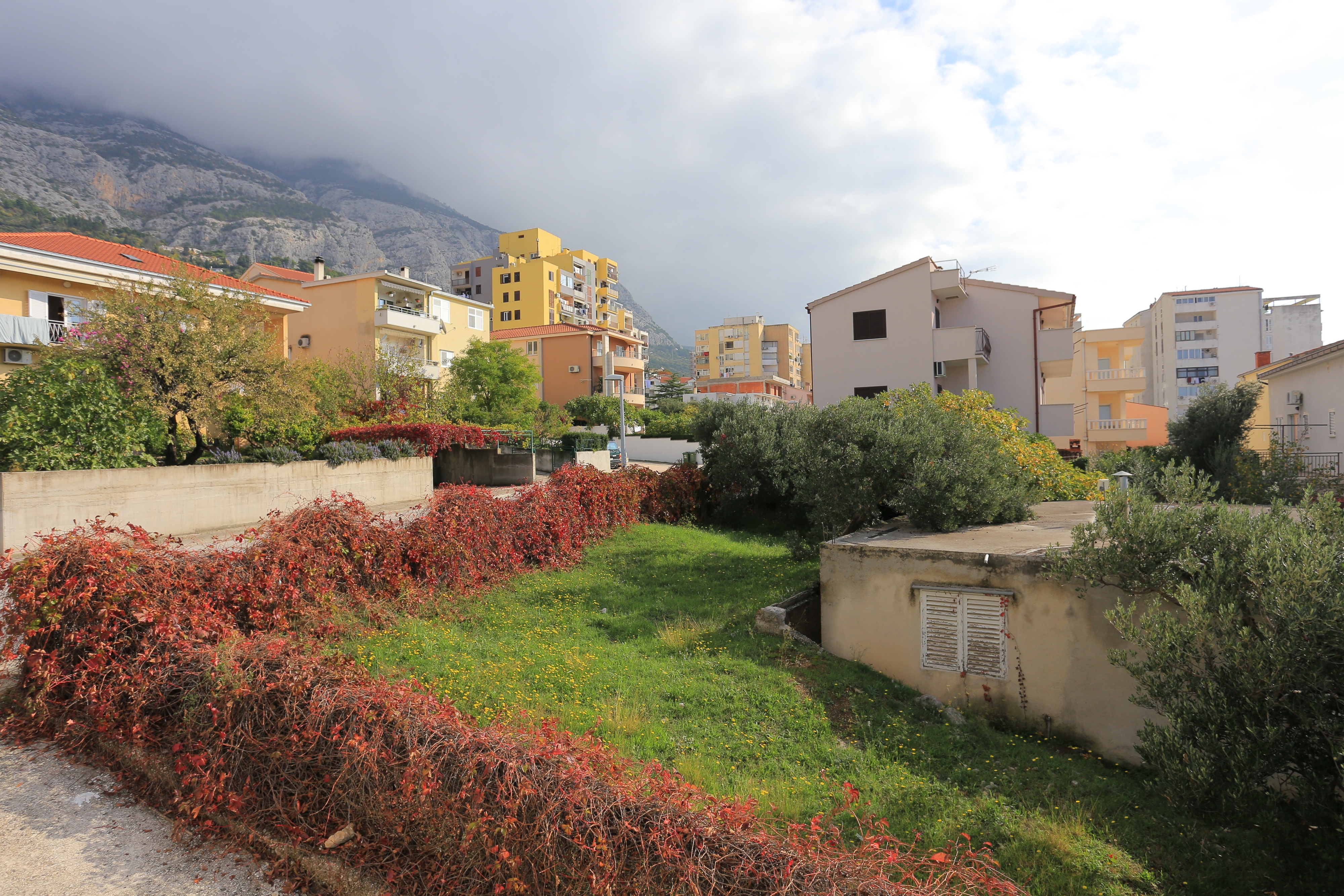 Two bedroom apartment with terrace Makarska  A-a