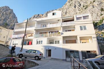 Property Omiš, Omiš, Property 5988 - Apartments with sandy beach.