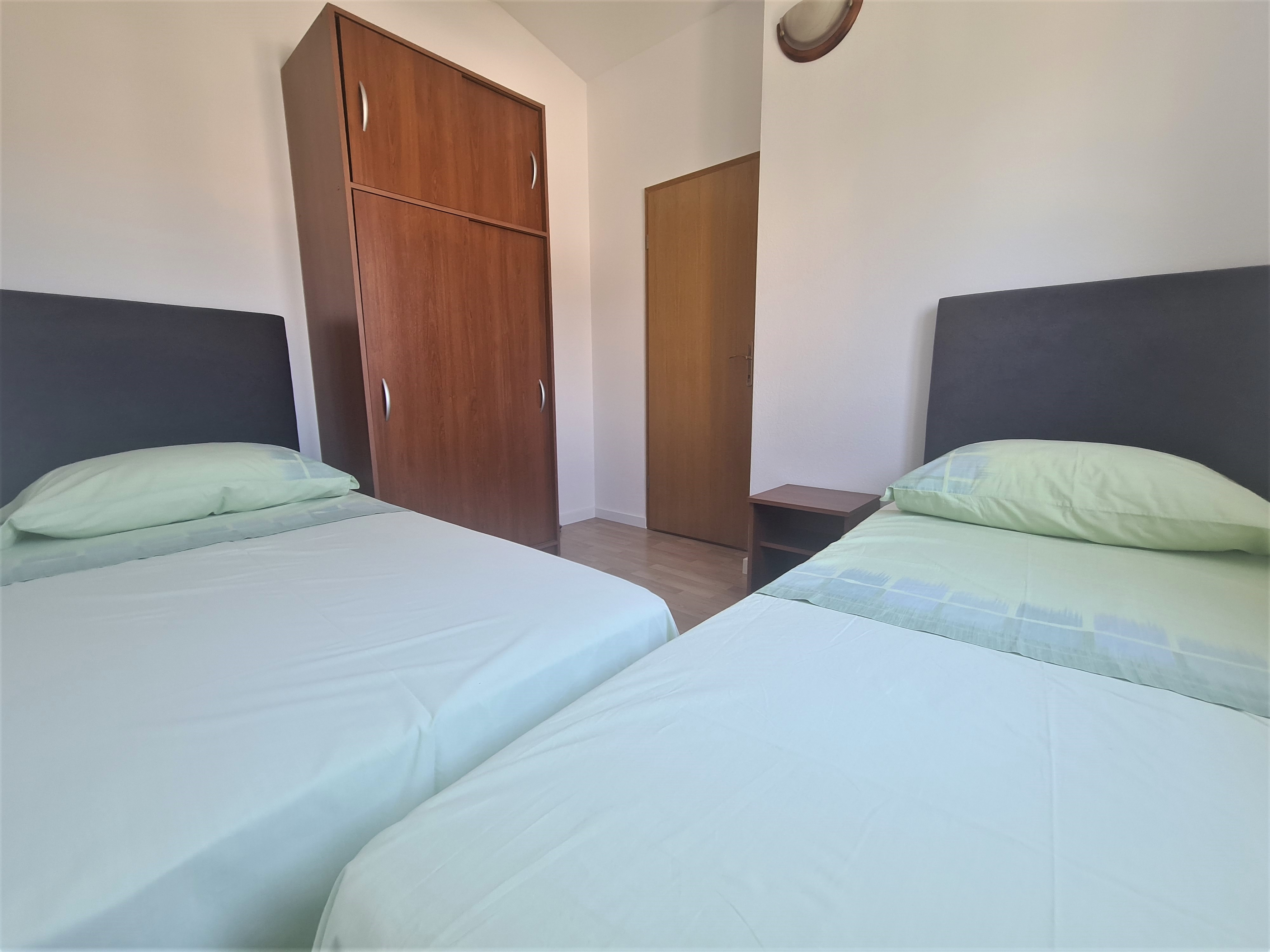 Two bedroom apartment with terrace and sea view Slatine, Čiovo  A-b