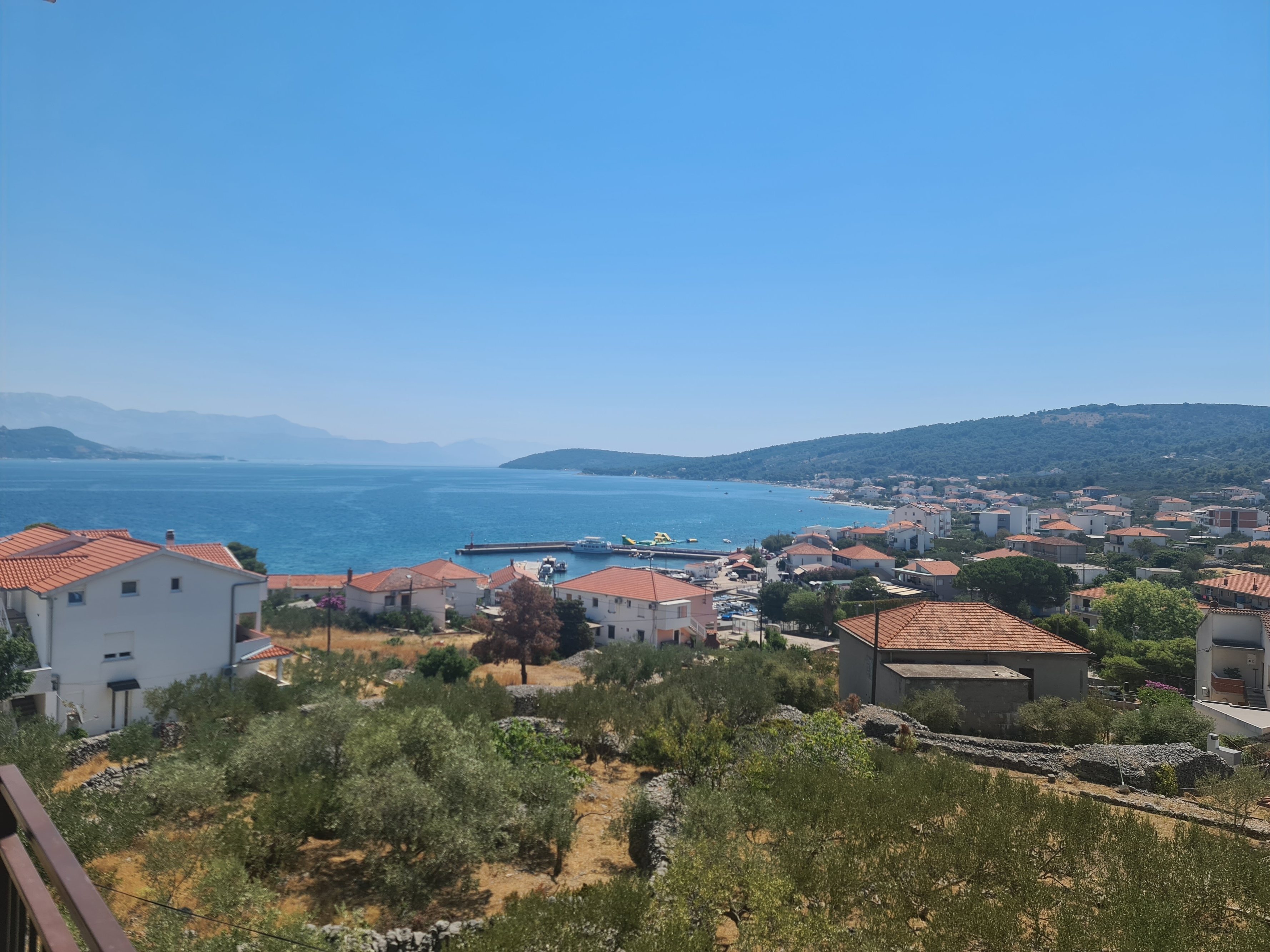 Two bedroom apartment with terrace and sea view Slatine, Čiovo  A-b