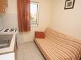 Slatine, Cocina in the apartment, air condition available y WiFi.