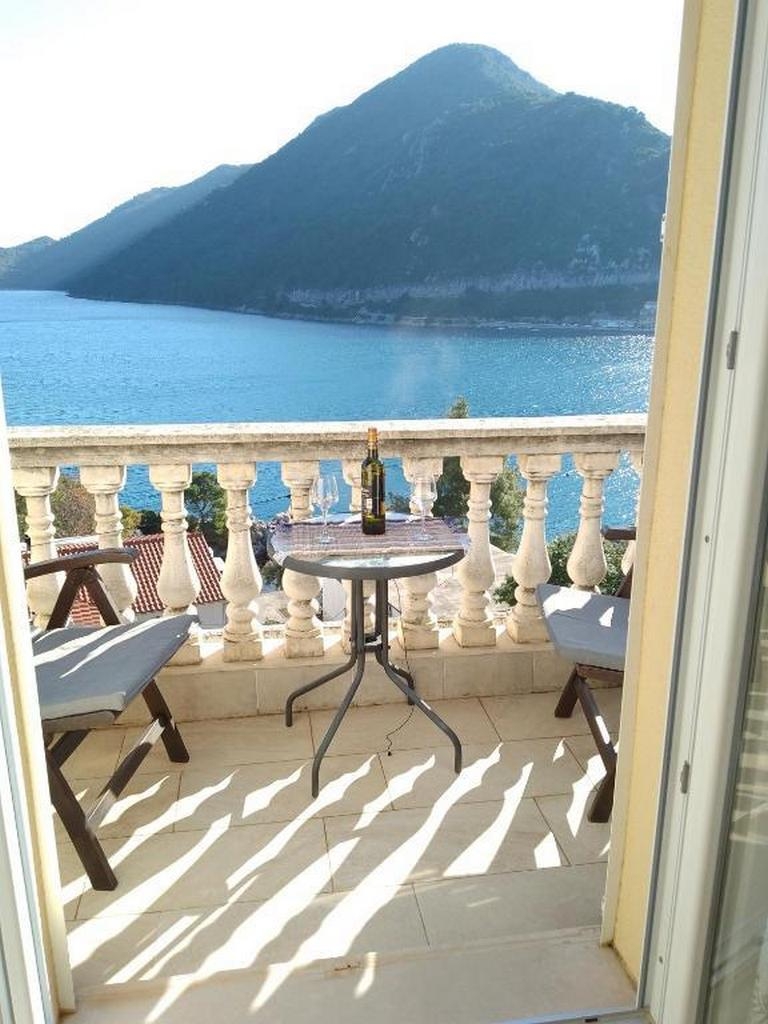 One bedroom apartment with balcony and sea view Sobra, Mljet  A-a