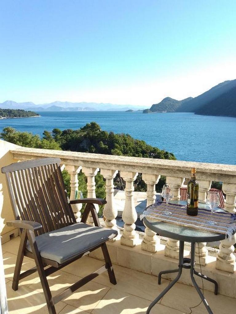One bedroom apartment with balcony and sea view Sobra, Mljet  A-a