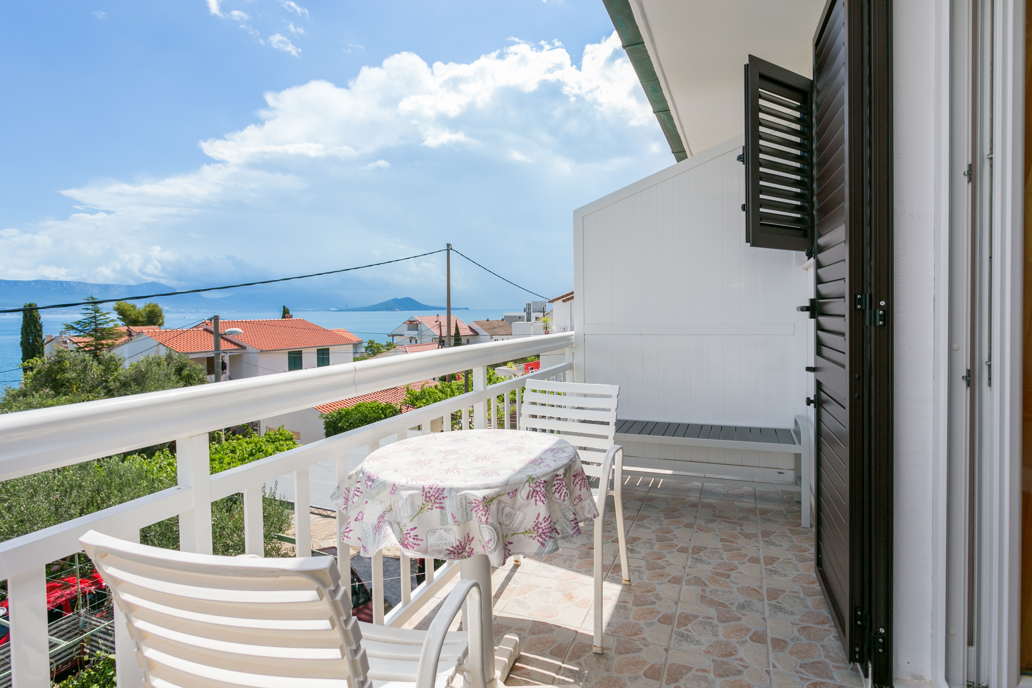 One bedroom apartment with balcony and sea view Slatine, Čiovo  A-b