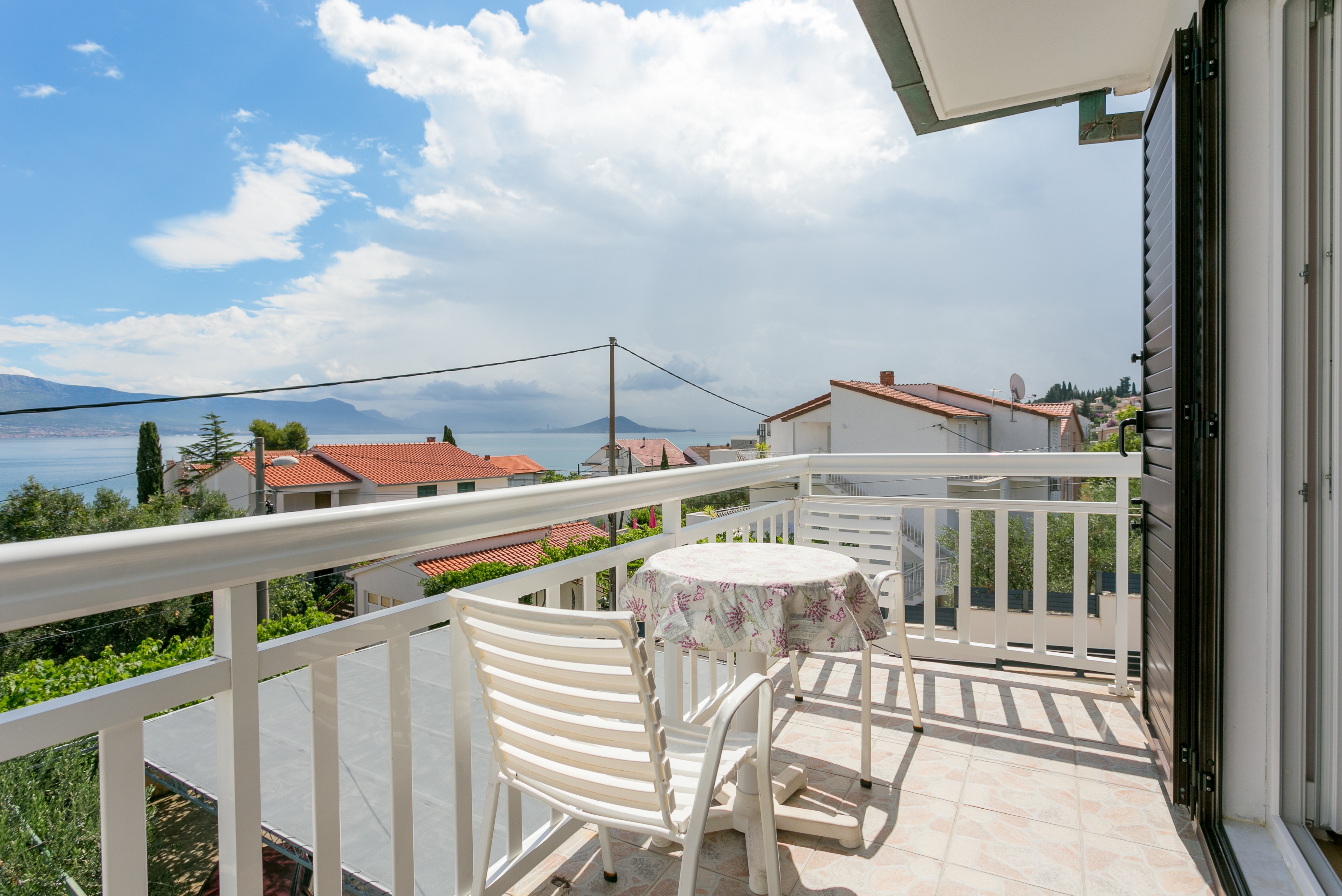 One bedroom apartment with balcony and sea view Slatine, Čiovo  A-c