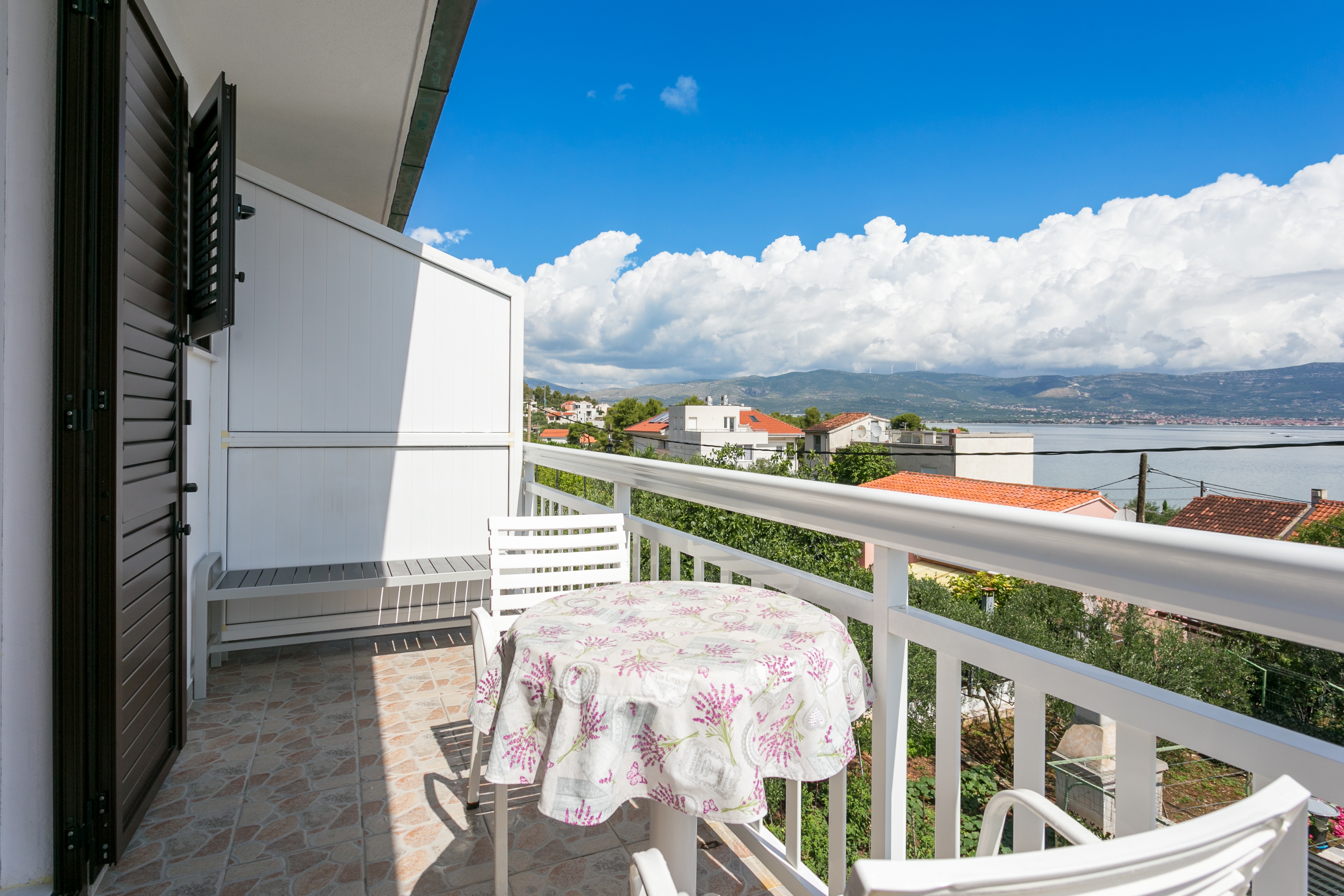 One bedroom apartment with balcony and sea view Slatine, Čiovo  A-c