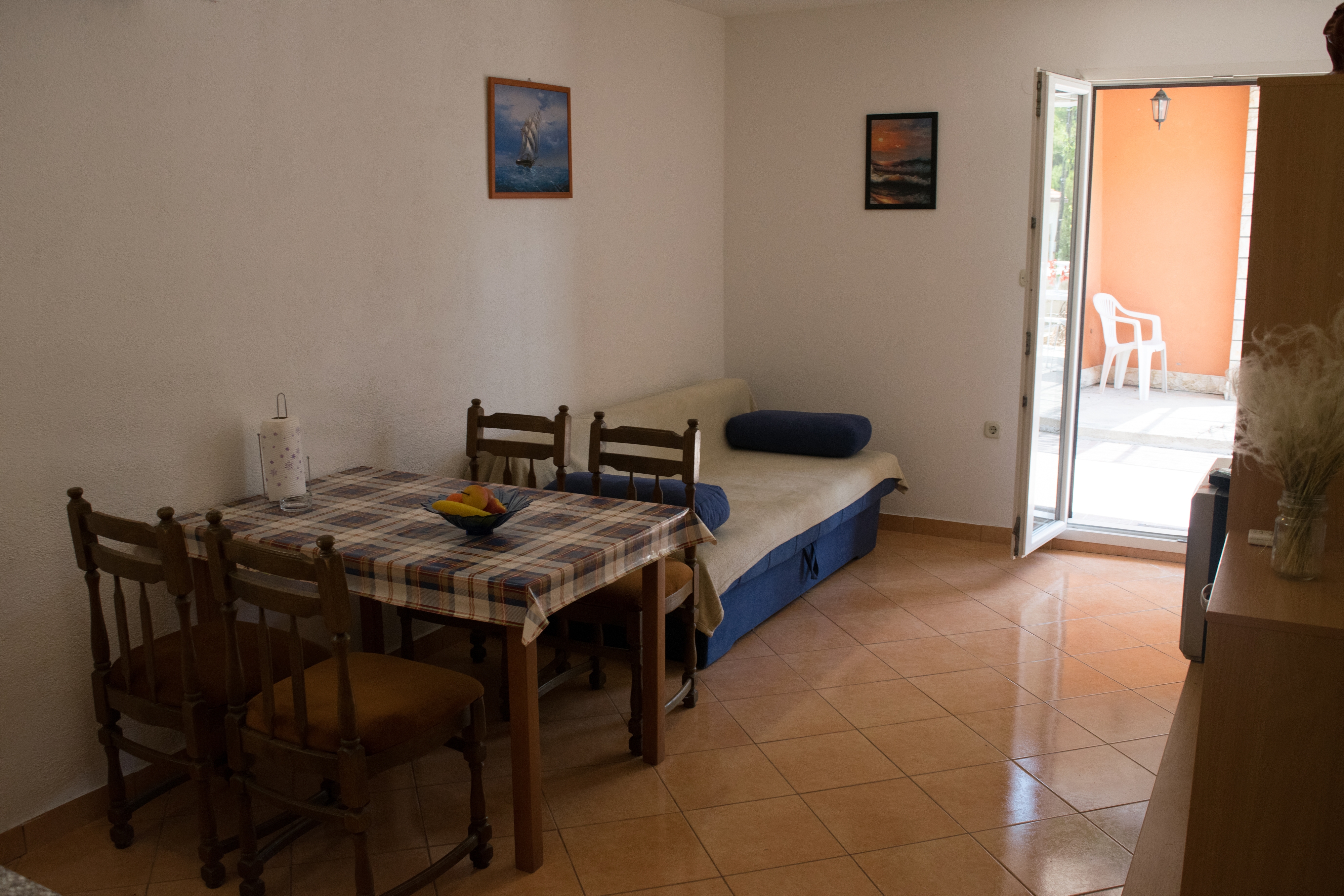 One bedroom apartment with terrace and sea view Lokva Rogoznica, Omiš (A-6005-b) One bedroom apartment with terrace and sea view Lokva Rogoznica, Omiš (A-6005-b)