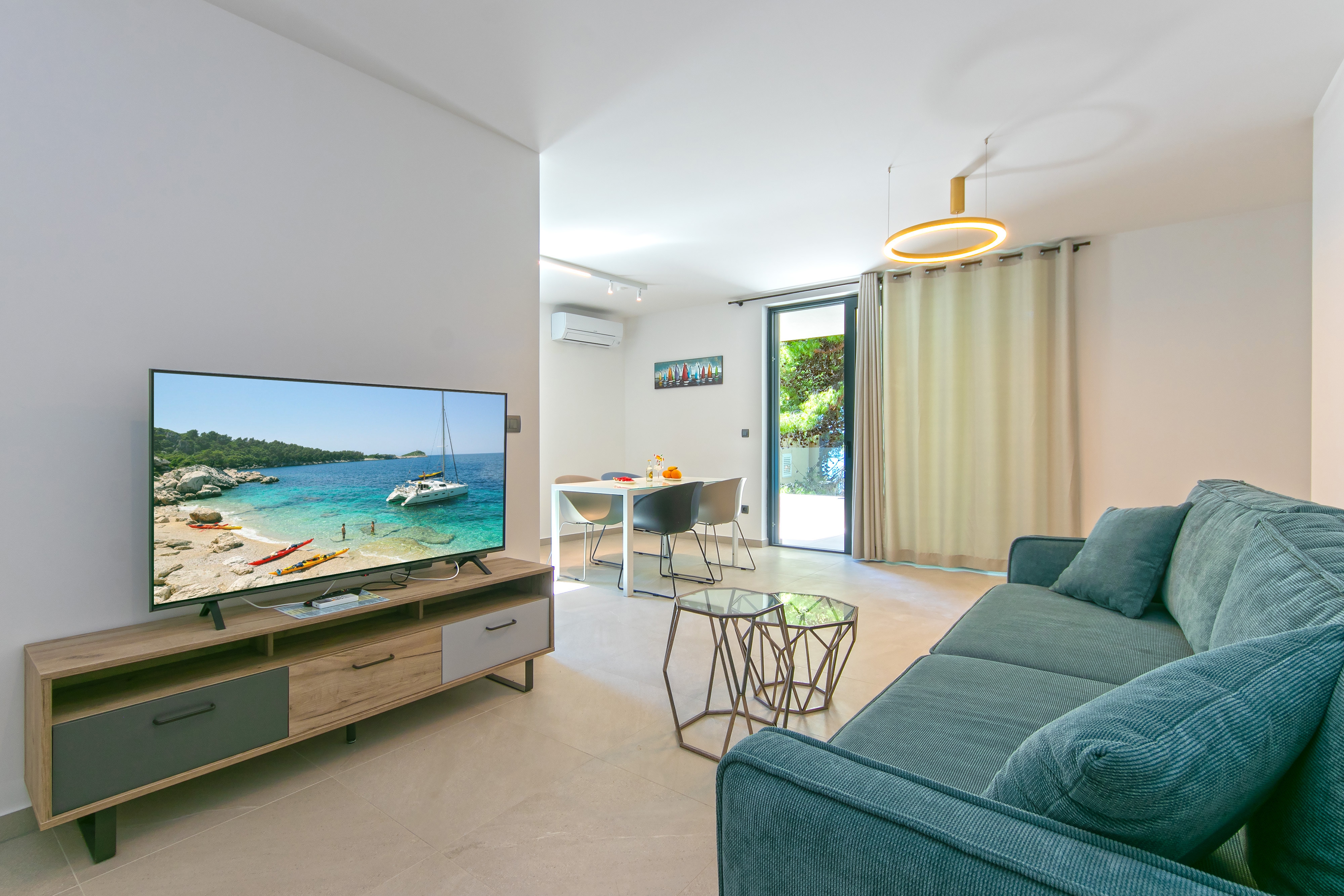 One bedroom apartment near beach Brela, Makarska (A-6007-d) One bedroom apartment near beach Brela, Makarska (A-6007-d)
