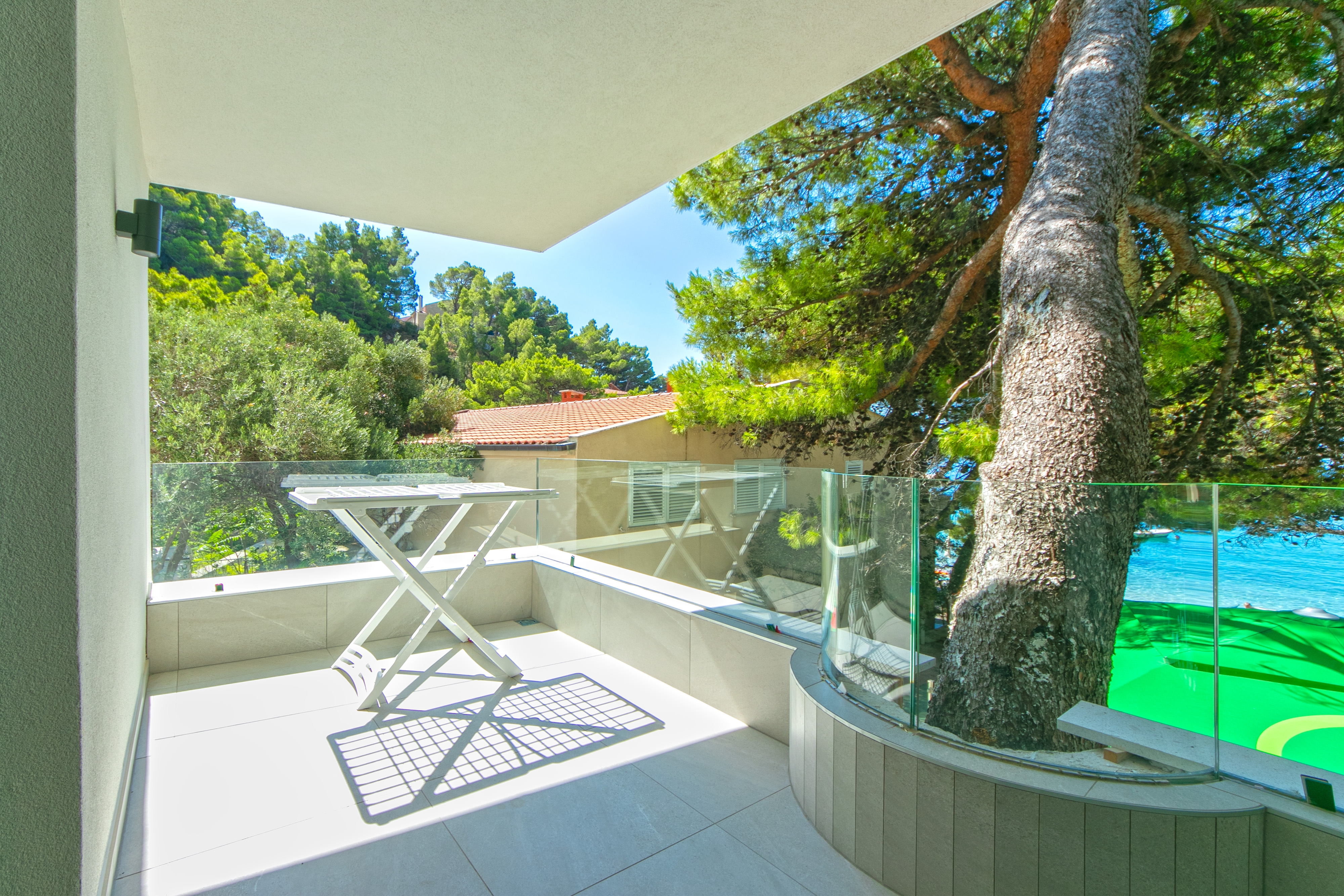 One bedroom apartment near beach Brela, Makarska  A-d