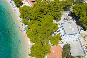 Apartments by the sea Brela, Makarska - 6007