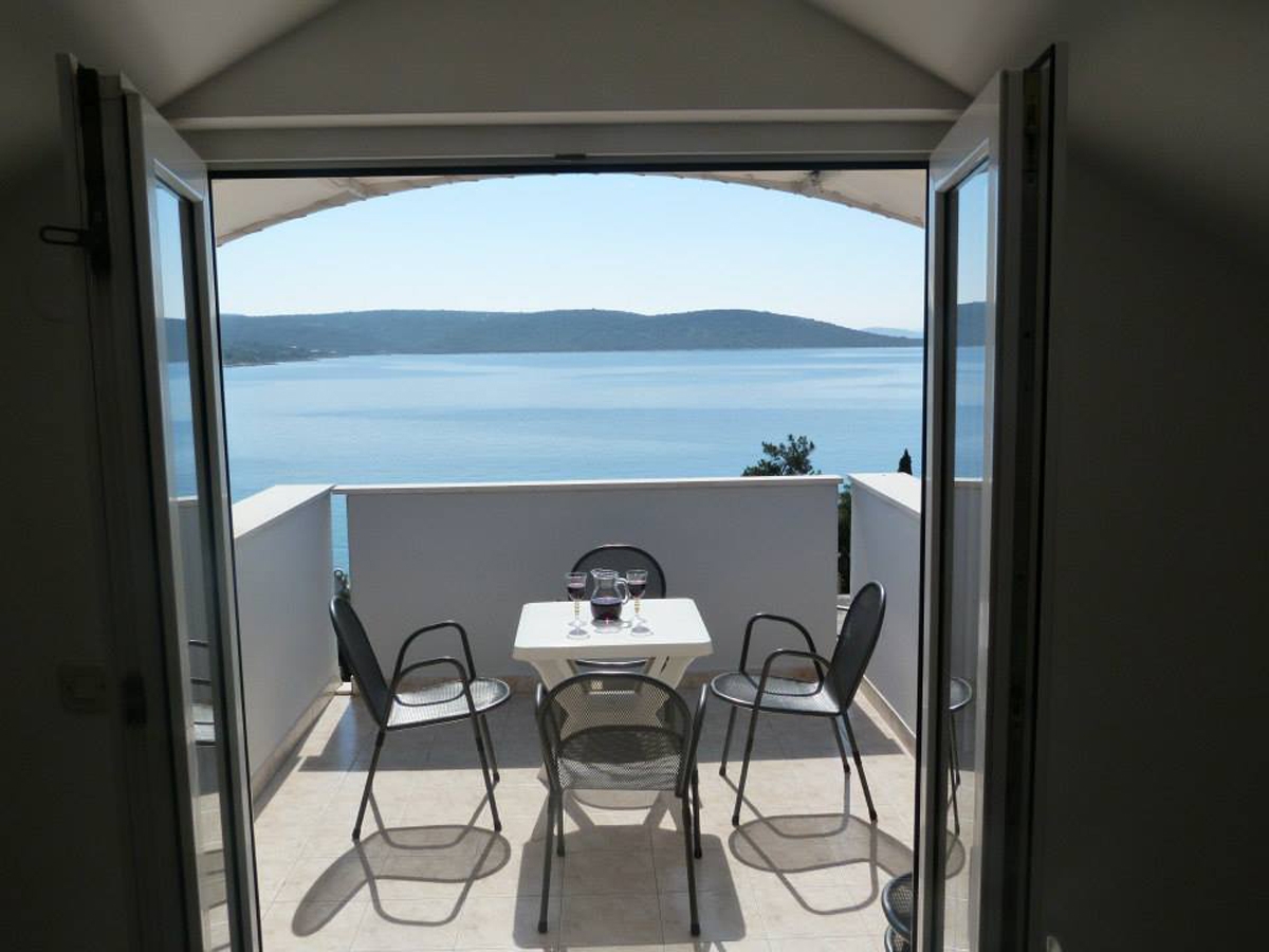 Three bedroom apartment with terrace and sea view Sevid, Trogir (A-6024-a) Three bedroom apartment with terrace and sea view Sevid, Trogir (A-6024-a)