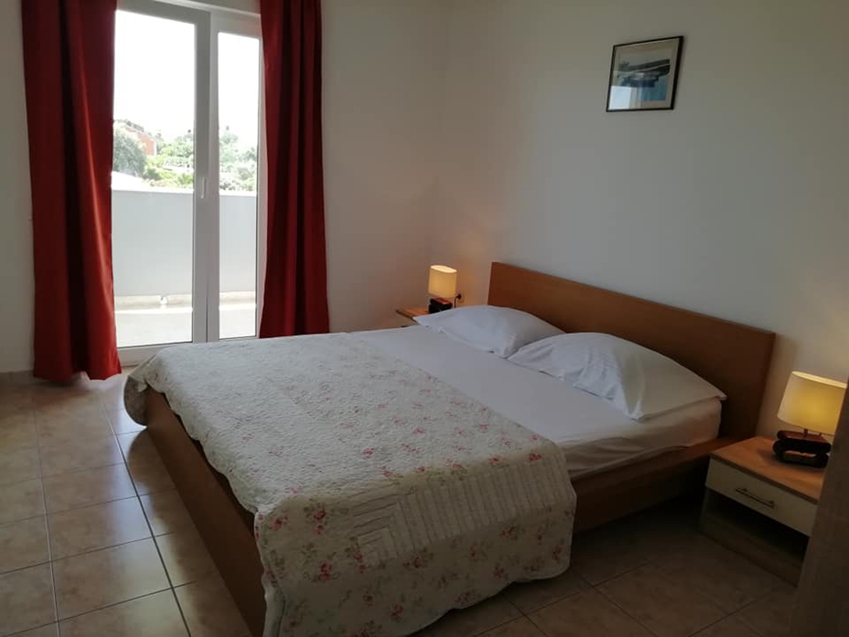 One bedroom apartment with terrace and sea view Sevid, Trogir (A-6024-c)