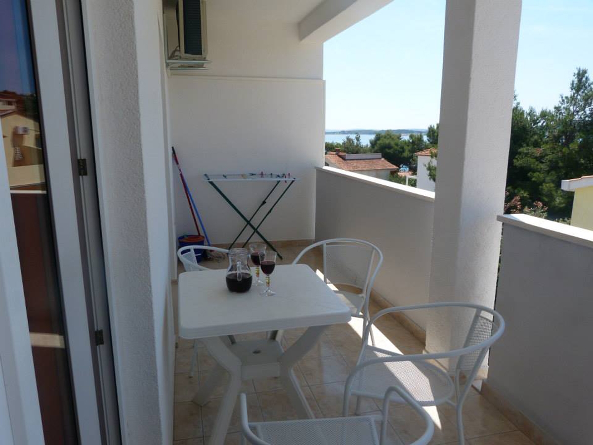 One bedroom apartment with terrace and sea view Sevid, Trogir (A-6024-c)