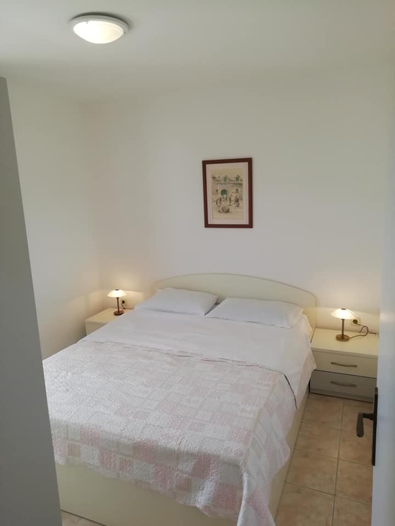 One bedroom apartment with terrace and sea view Sevid, Trogir (A-6024-d)