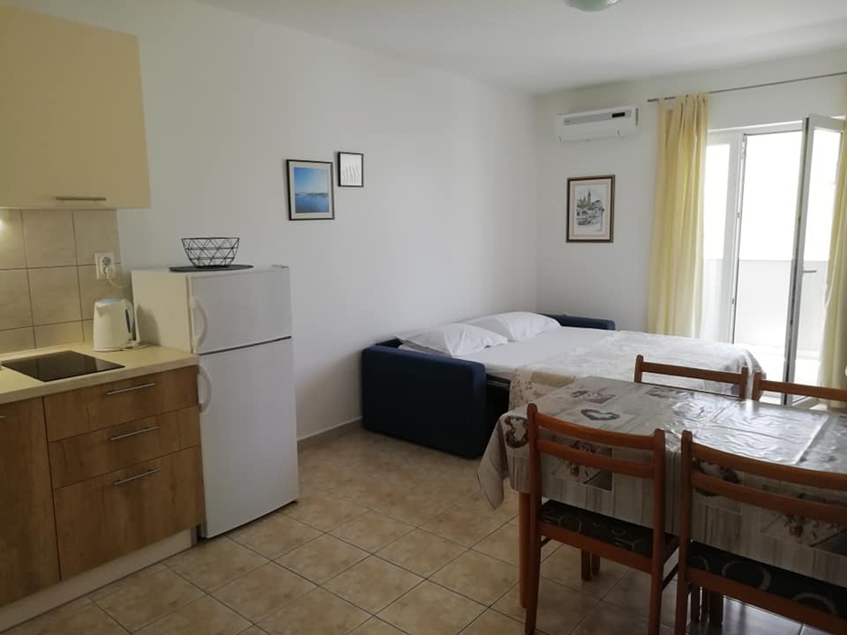 One bedroom apartment with terrace and sea view Sevid, Trogir (A-6024-e)
