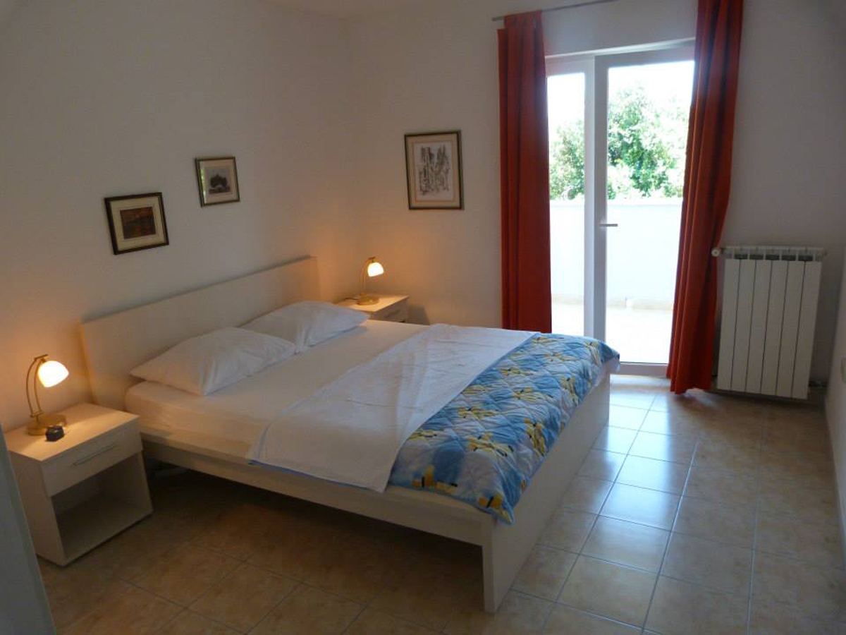 Two bedroom apartment with terrace and sea view Sevid, Trogir (A-6024-f)