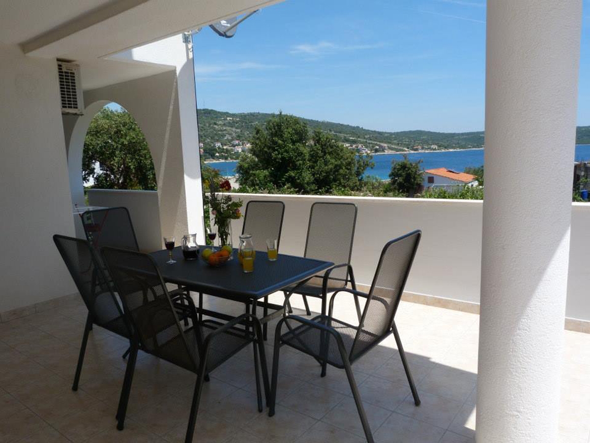 Two bedroom apartment with terrace and sea view Sevid (Trogir) (A-6024-f) Two bedroom apartment with terrace and sea view Sevid (Trogir) (A-6024-f)