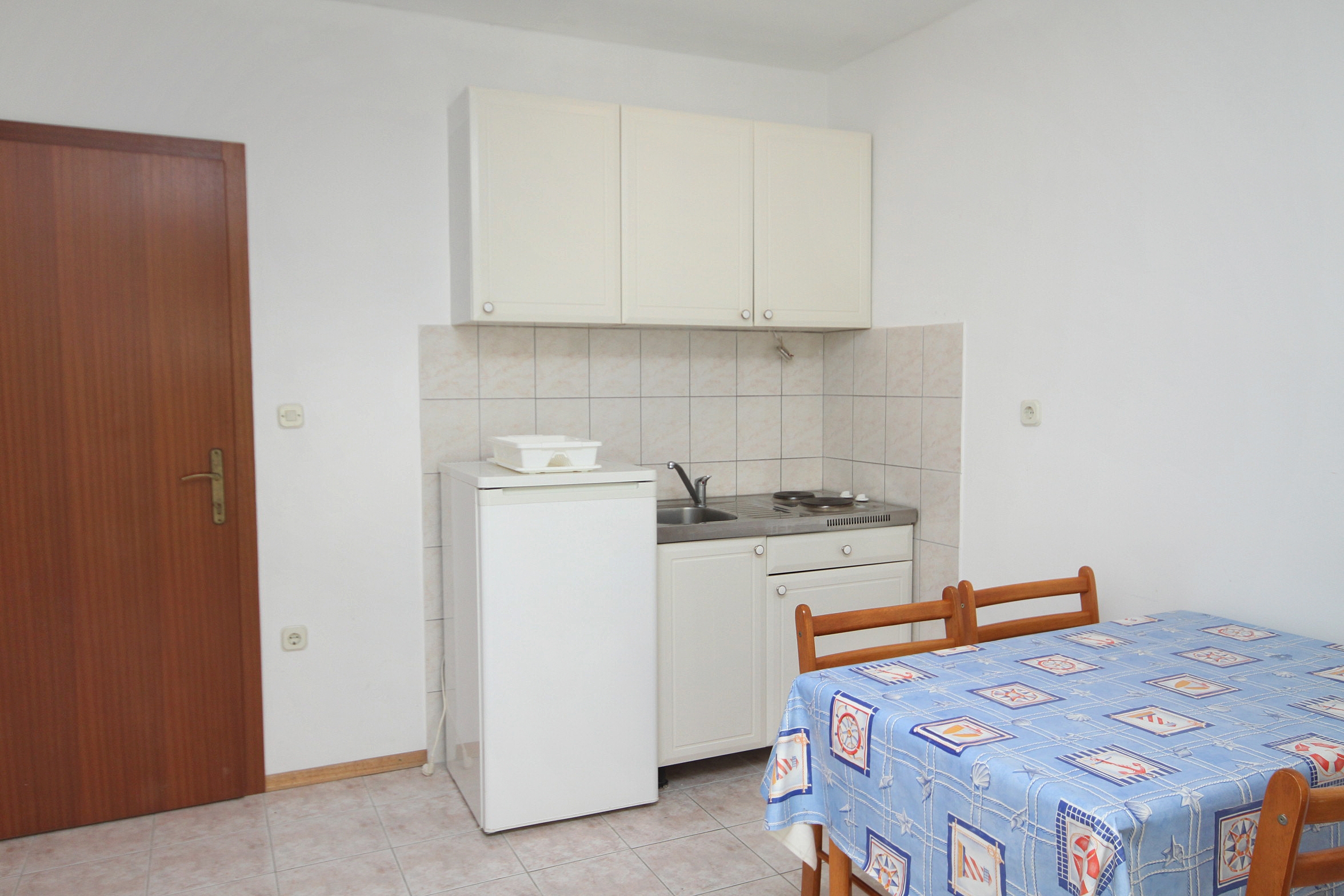 One bedroom apartment with terrace Sevid, Trogir (A-6024-g)