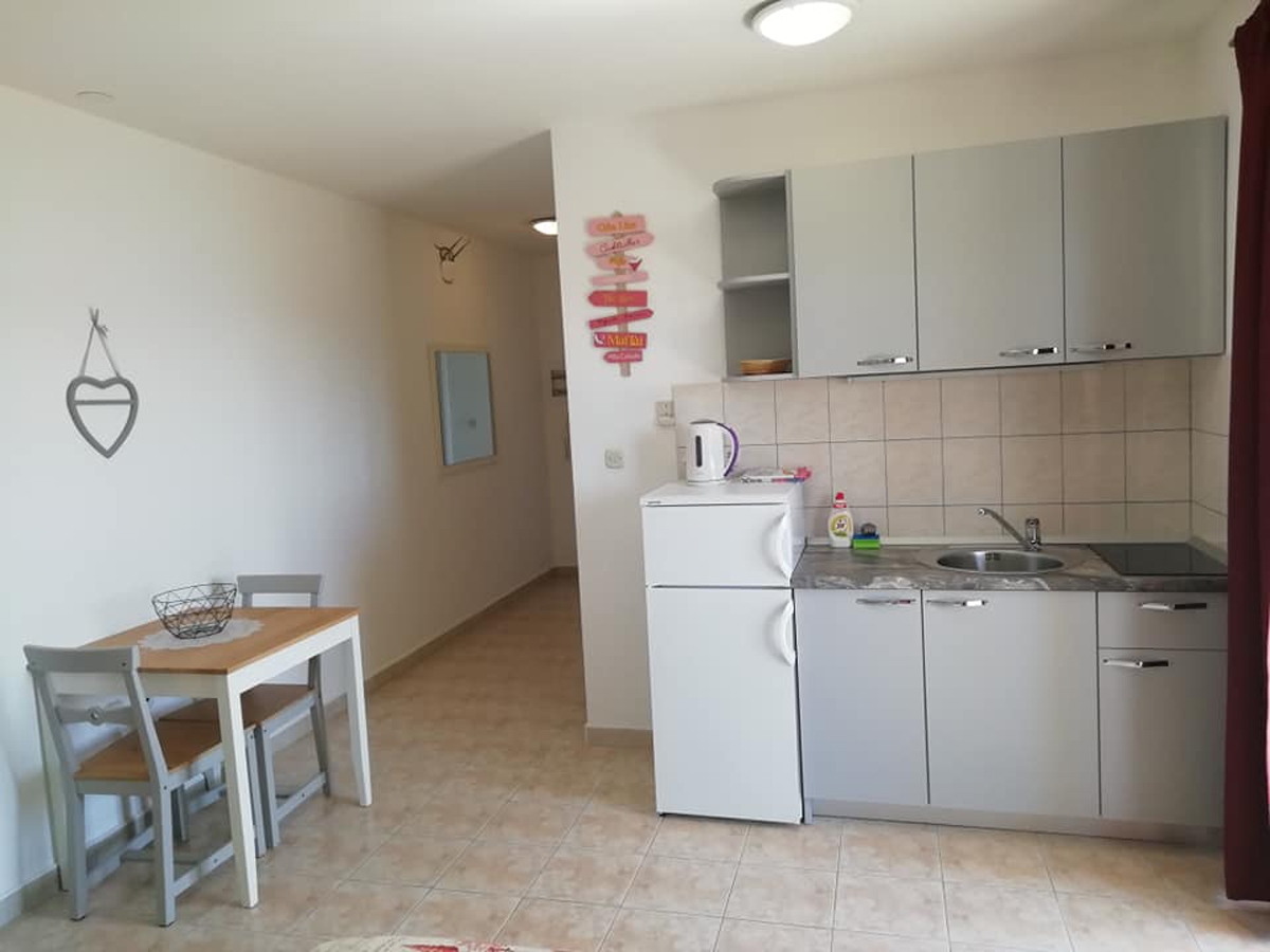 Studio flat with terrace and sea view Sevid, Trogir (AS-6024-a)