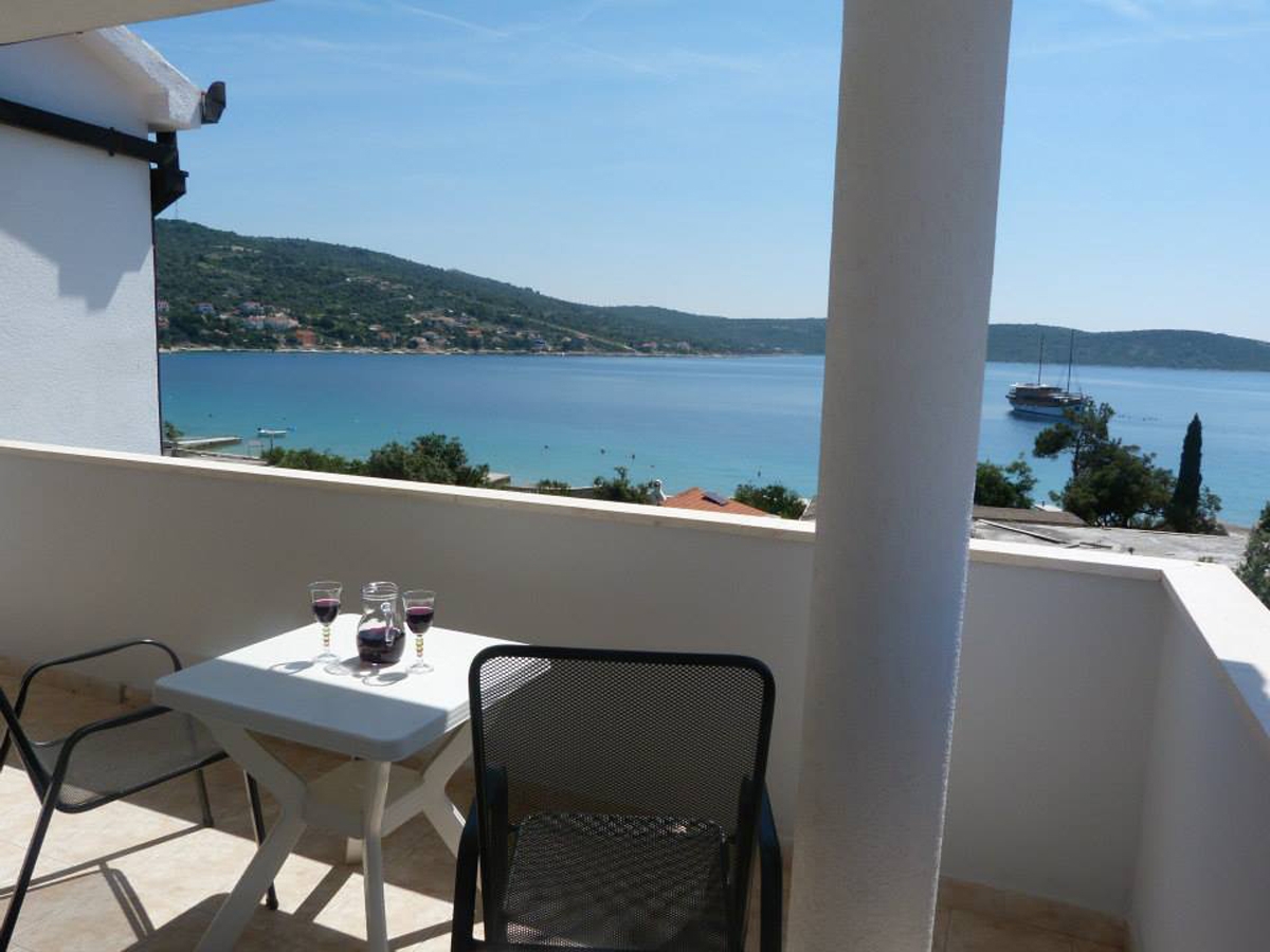 Studio flat with terrace and sea view Sevid, Trogir (AS-6024-a) Studio flat with terrace and sea view Sevid, Trogir (AS-6024-a)