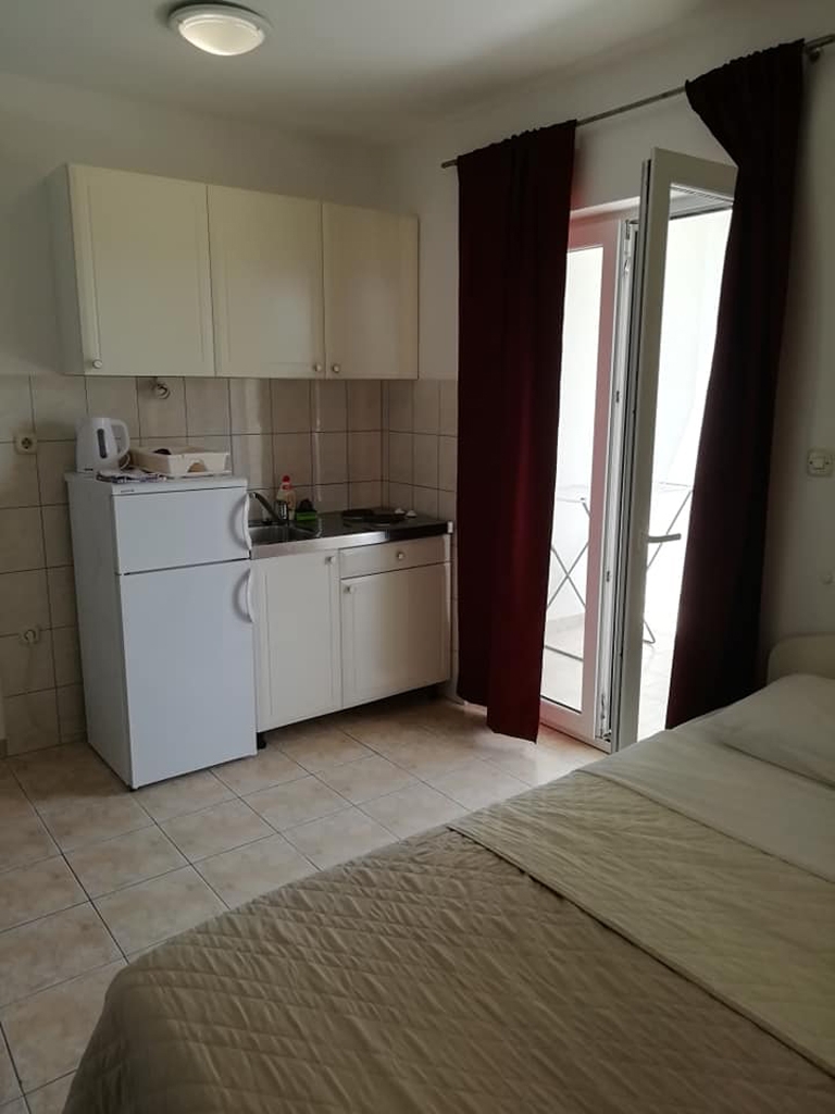 Studio flat with terrace and sea view Sevid, Trogir (AS-6024-b)