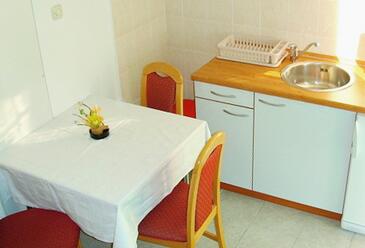 Dining room Komarna, Dining room in the studio-apartment.