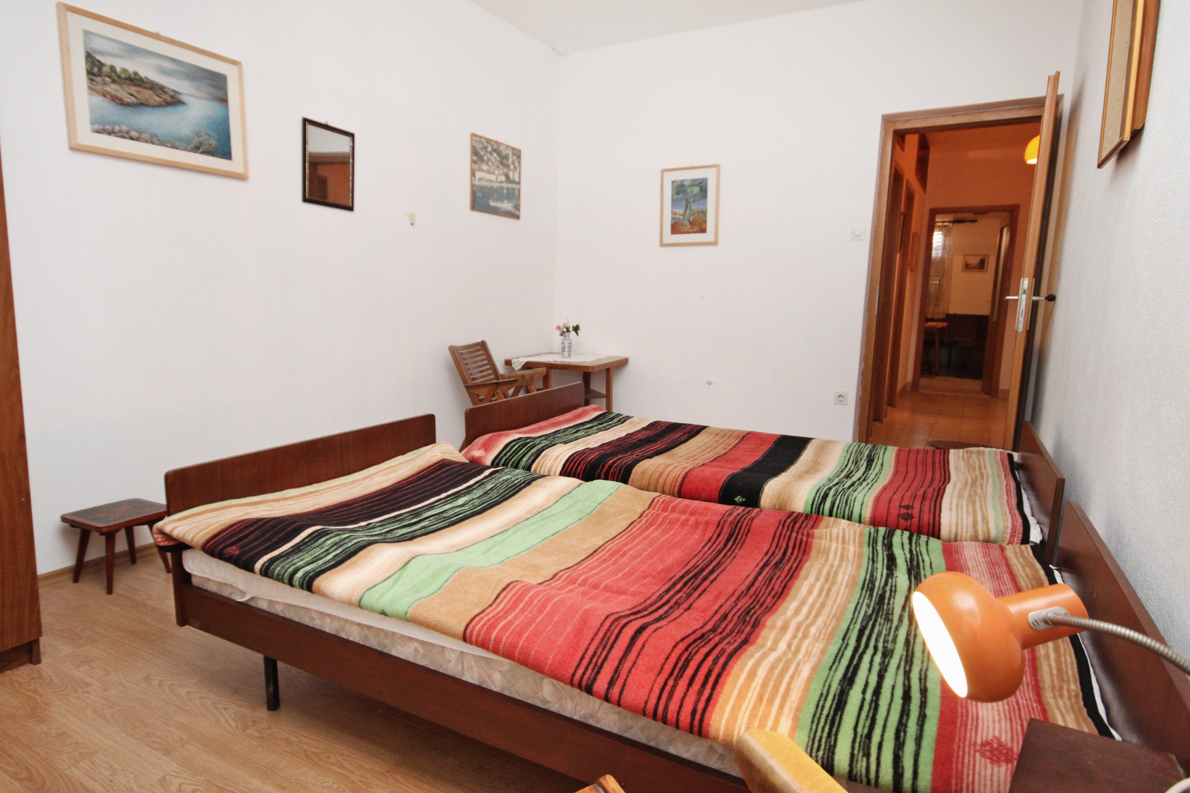 Three bedroom apartment with terrace Supetar, Brač  A-a