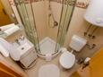 Bathroom Gata, Bathroom in the studio-apartment, (pet friendly) and WiFi.
