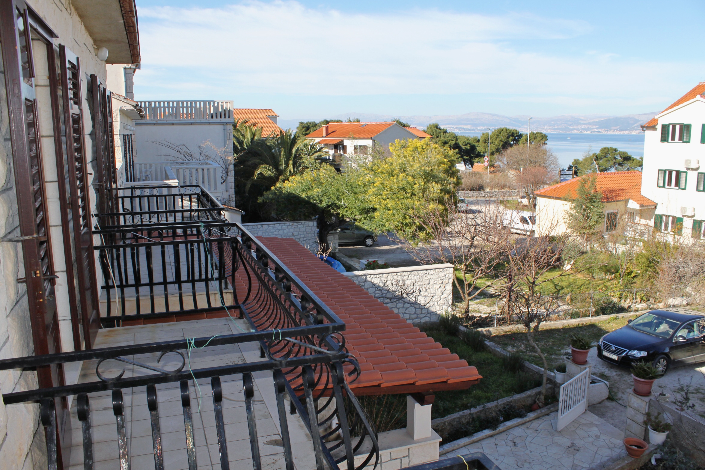 Four bedroom apartment with terrace and sea view Supetar, Brač  A-a