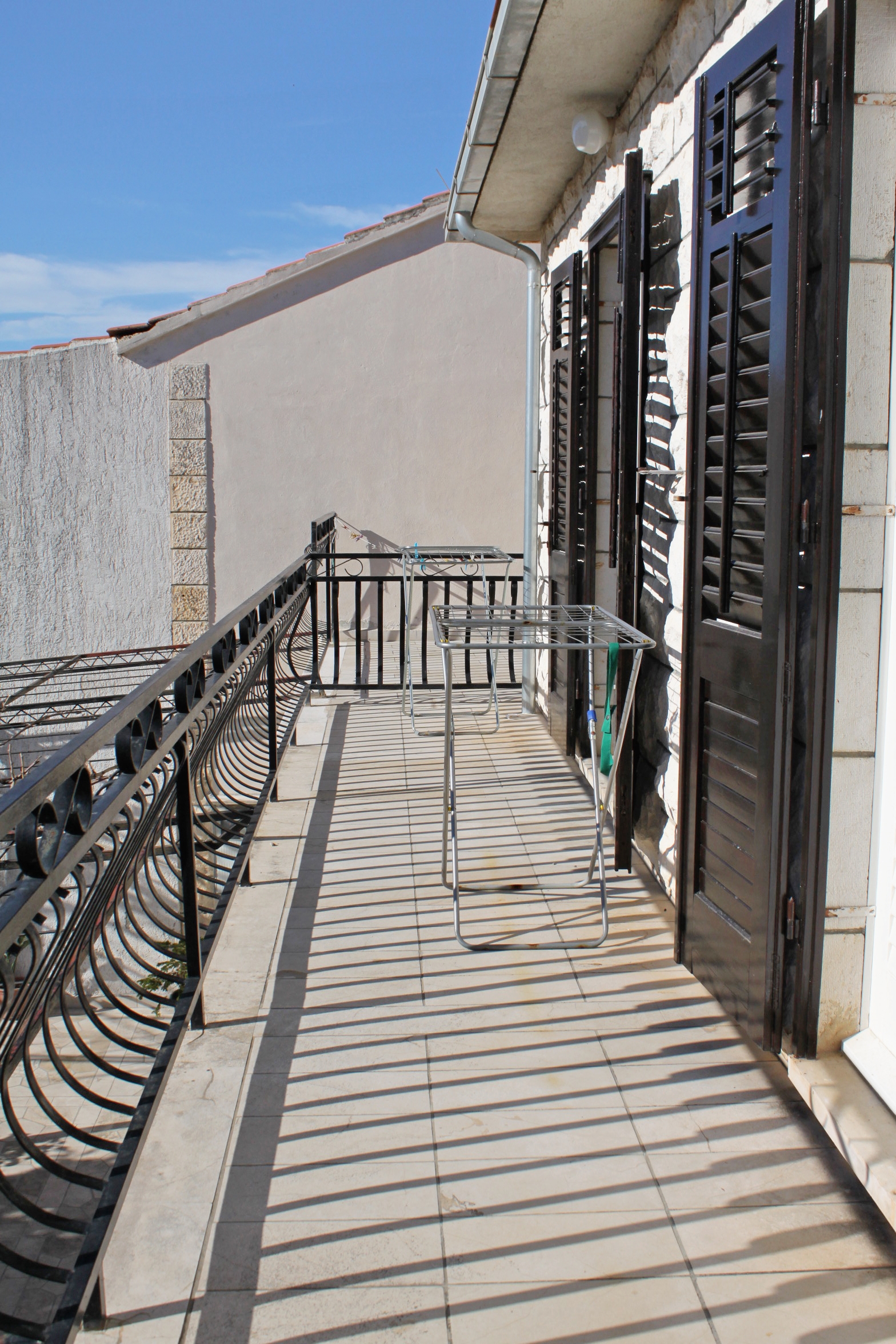 Four bedroom apartment with terrace and sea view Supetar, Brač  A-a