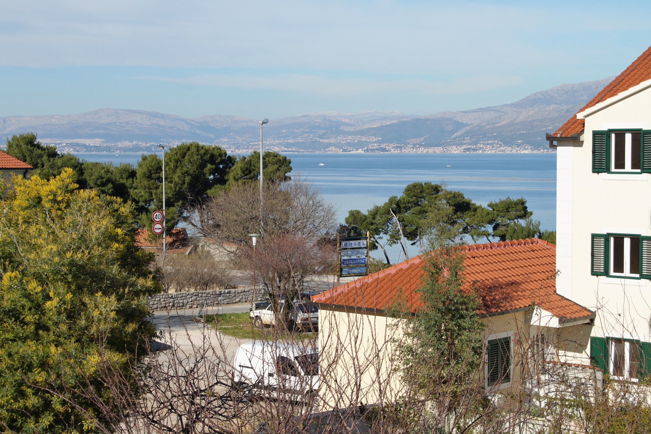 Four bedroom apartment with terrace and sea view Supetar, Brač  A-a