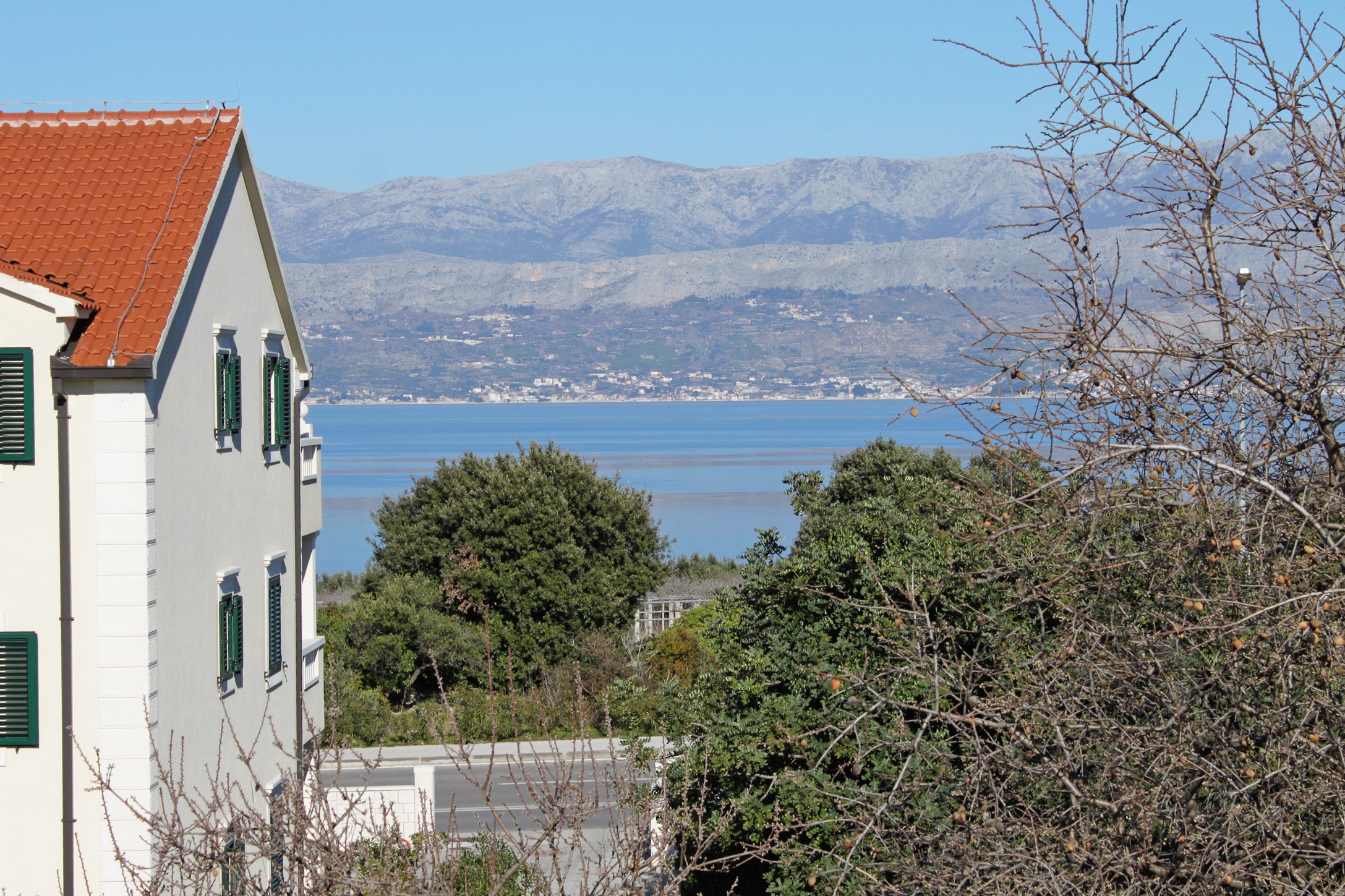 Four bedroom apartment with terrace and sea view Supetar, Brač  A-a