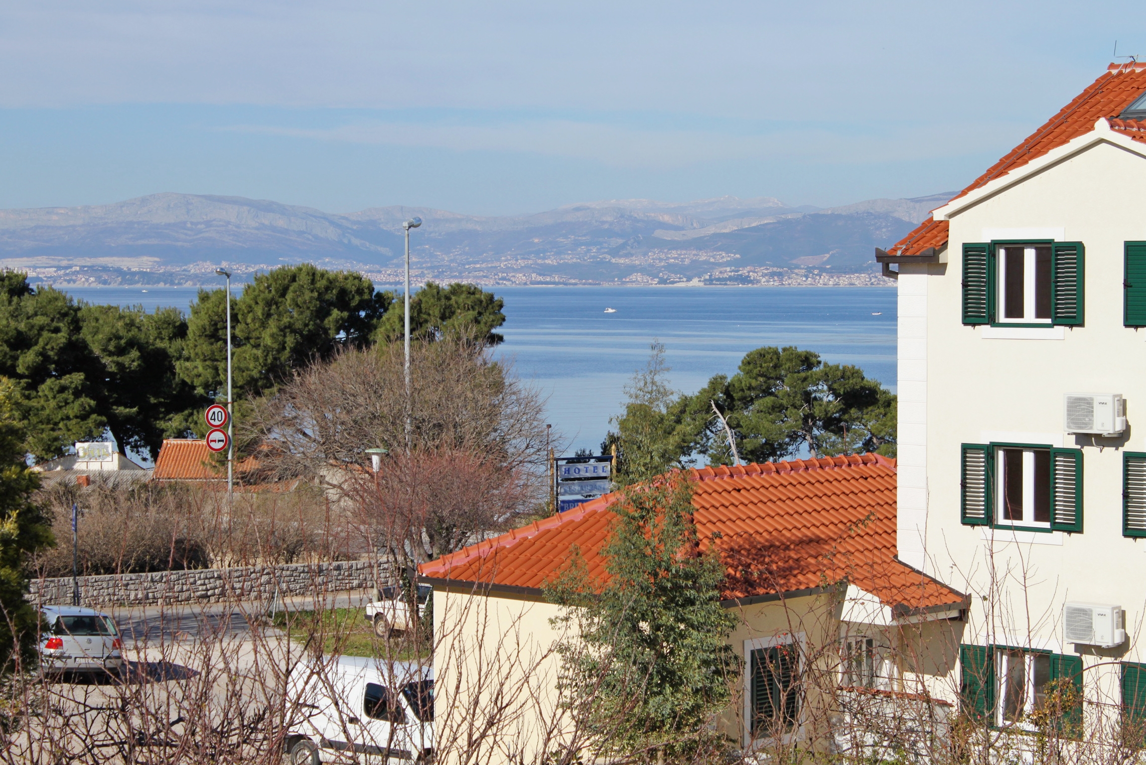 Four bedroom apartment with terrace and sea view Supetar, Brač  A-a
