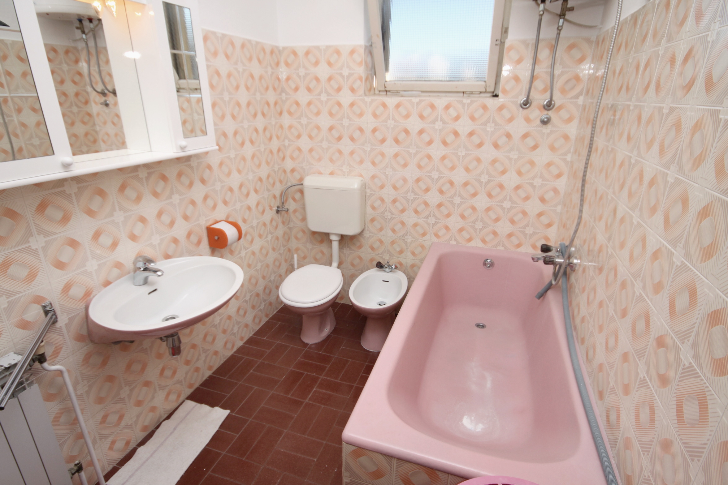 Four bedroom apartment with terrace and sea view Supetar, Brač  A-a