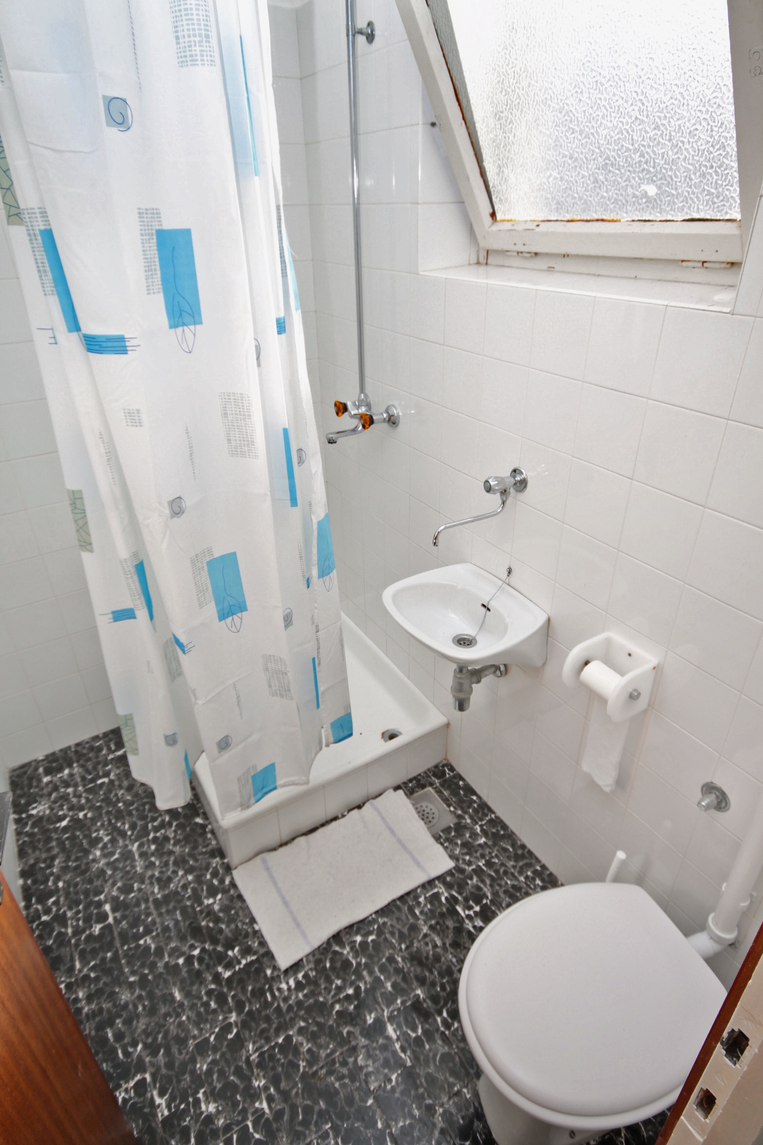 Four bedroom apartment with terrace and sea view Supetar, Brač  A-a