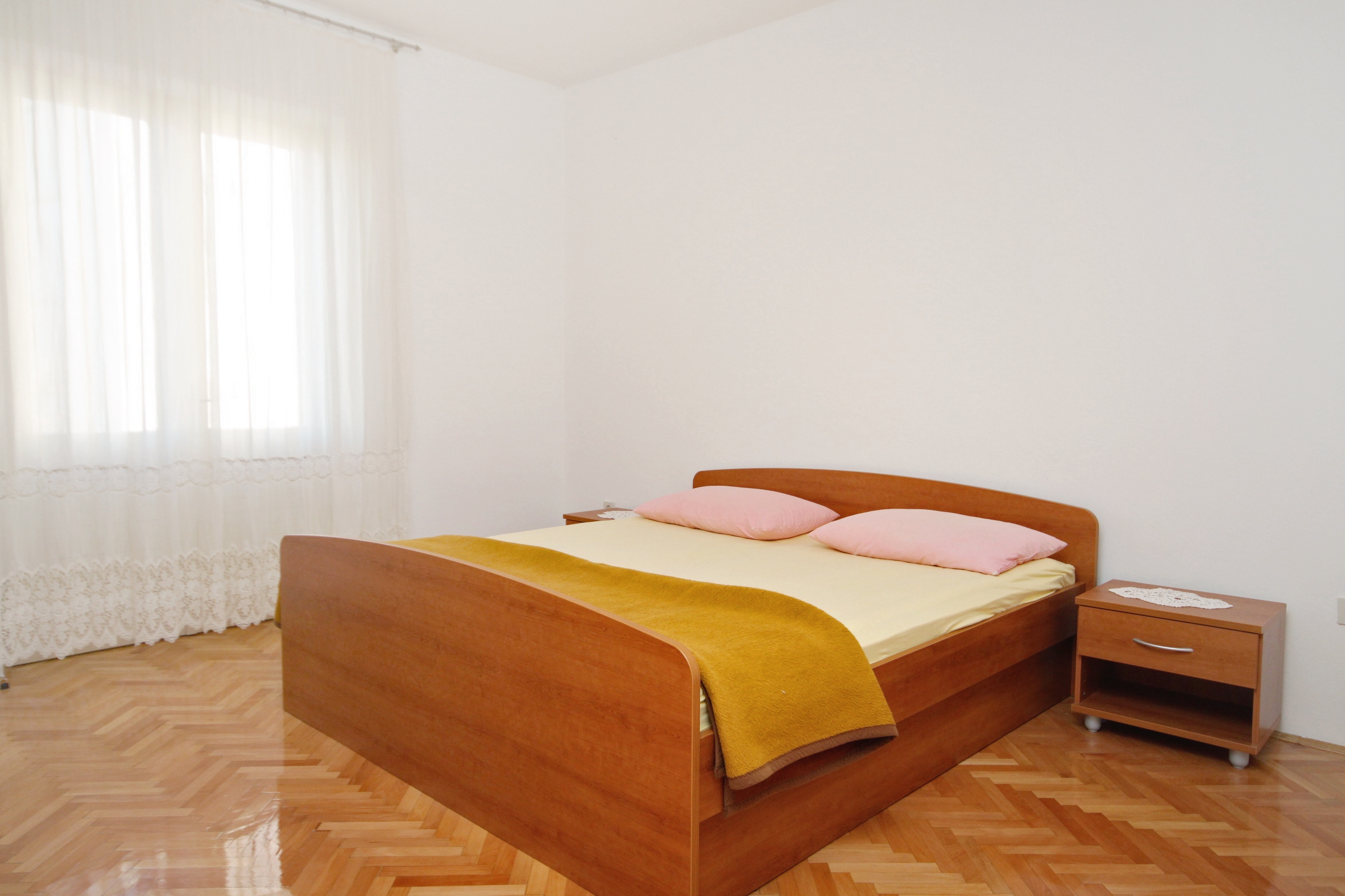 Four bedroom apartment with terrace and sea view Supetar, Brač  A-a