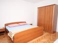 Спальня 2 Supetar, Спальня 2 в размещении типа apartment, WiFi.
