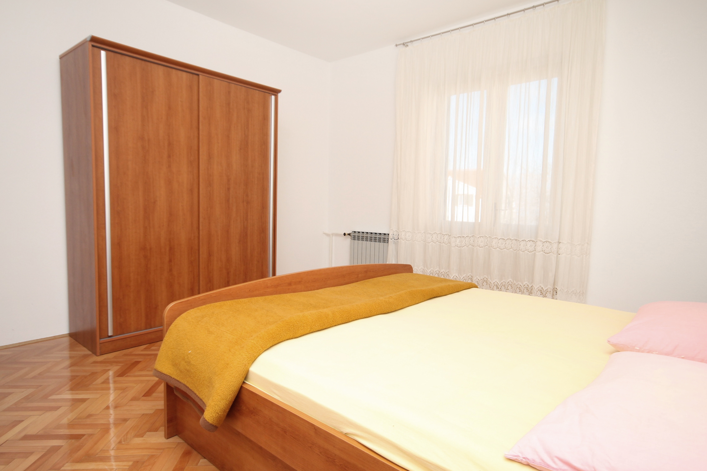Four bedroom apartment with terrace and sea view Supetar, Brač  A-a